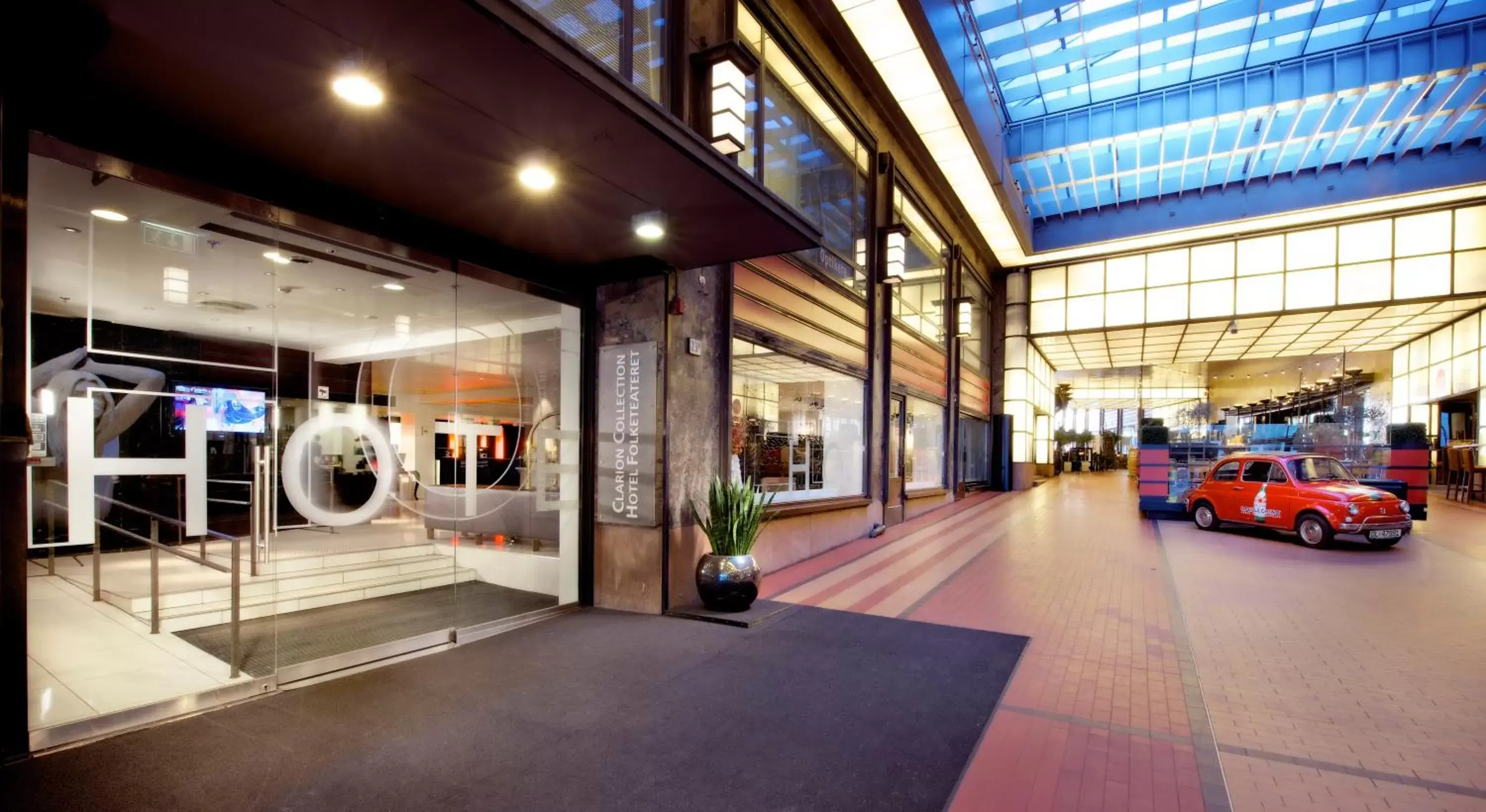 Facade/entrance in Clarion Collection Hotel Folketeateret