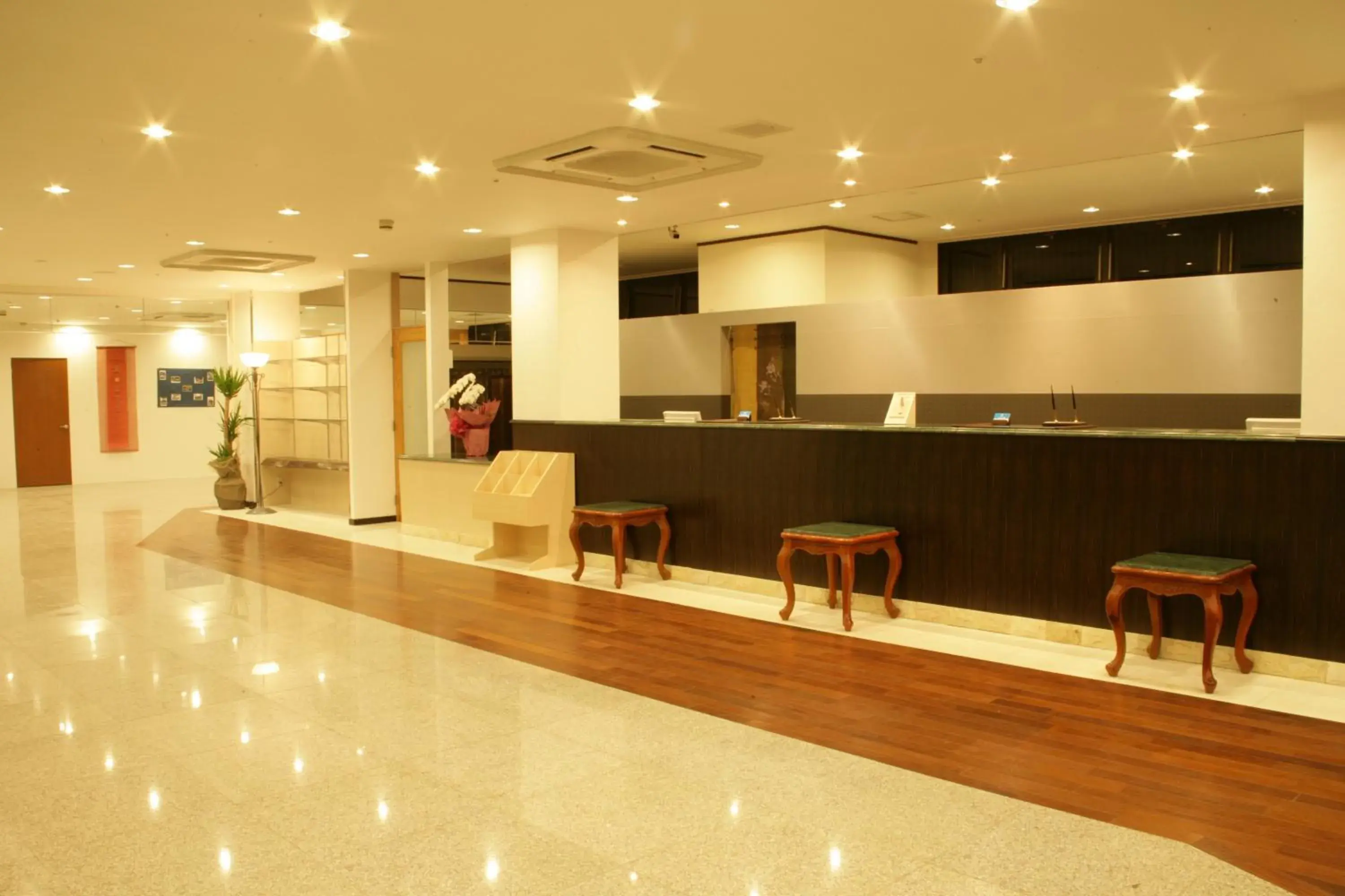 Lobby or reception in Hotel Crown Hills Himeji Lobby or reception in Hotel Crown Hills Himeji