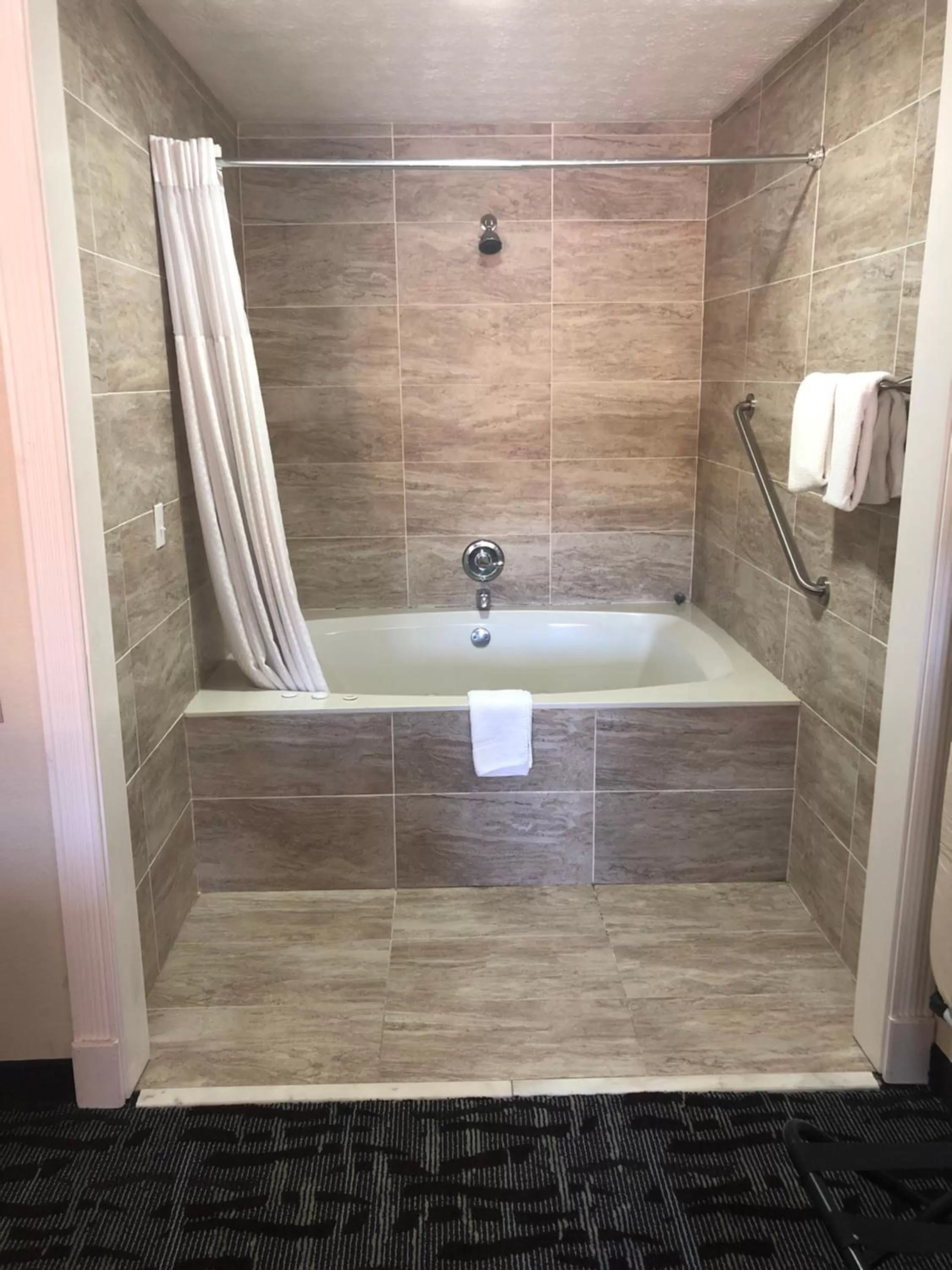 Hot Tub in Days Inn by Wyndham Douglasville-Atlanta-Fairburn Road