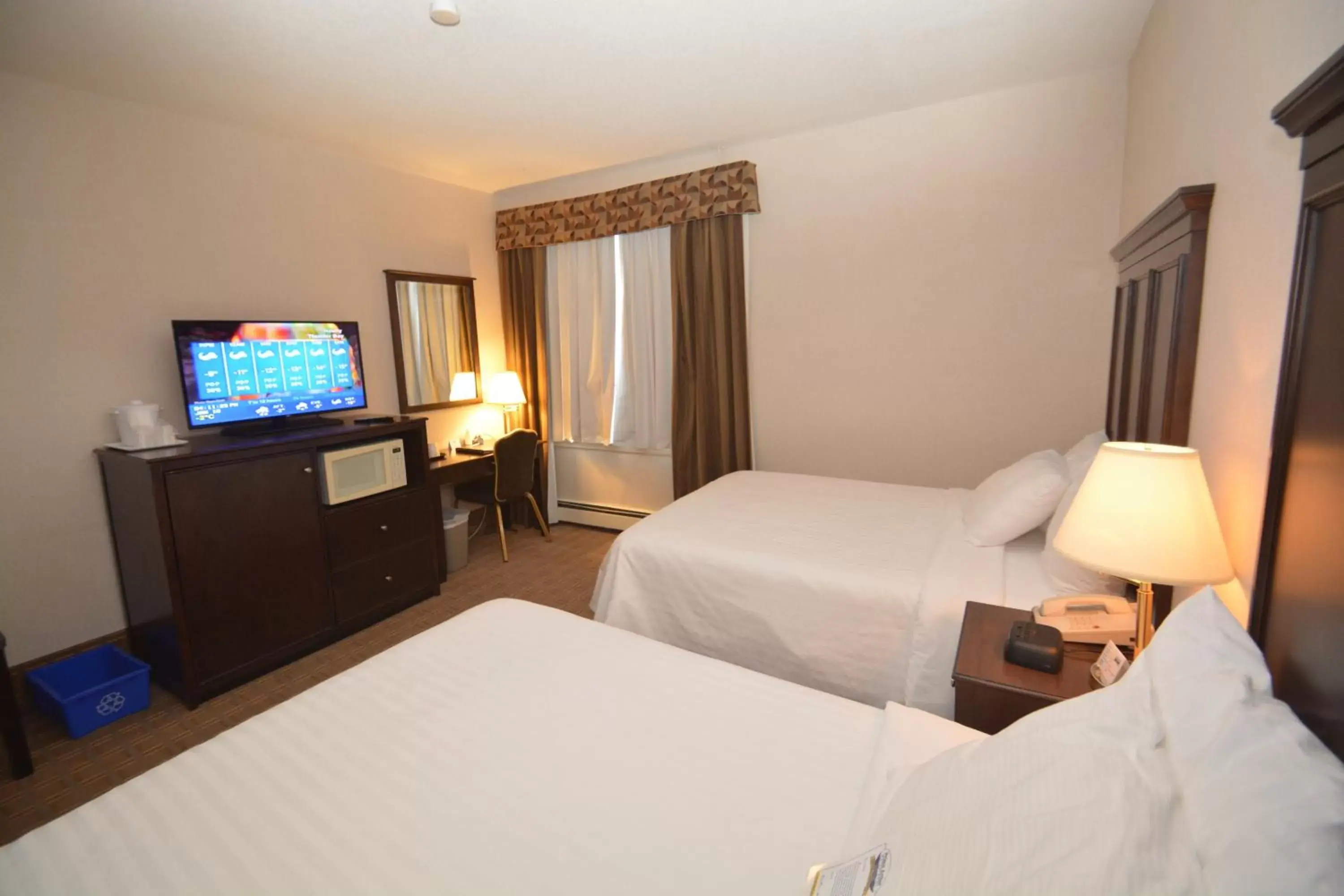 Bedroom, Bed in Prince Arthur Waterfront Hotel & Suites