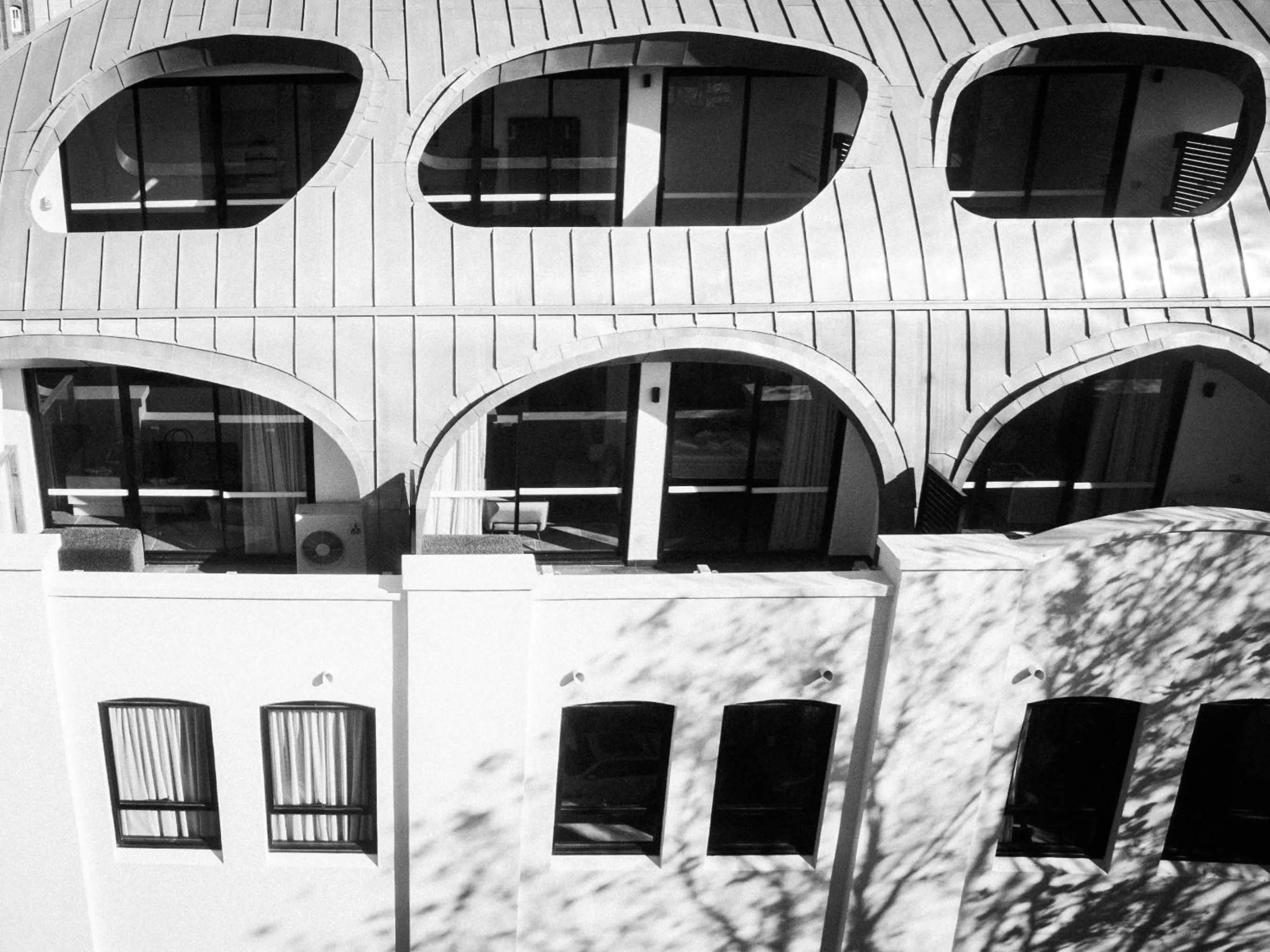 Property building in Veriu Broadway