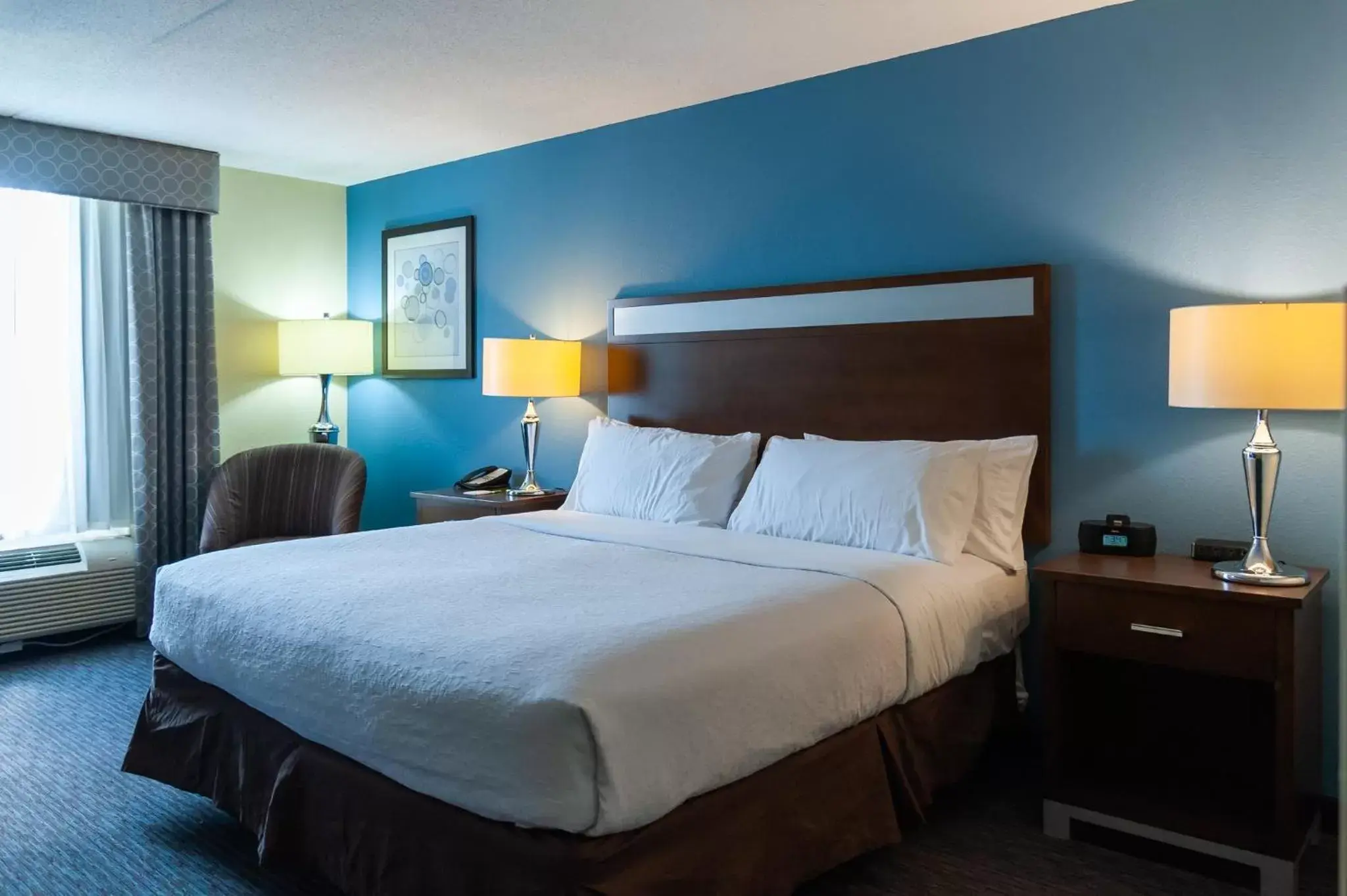 Photo of the whole room, Bed in Holiday Inn Lansdale-Hatfield, an IHG Hotel