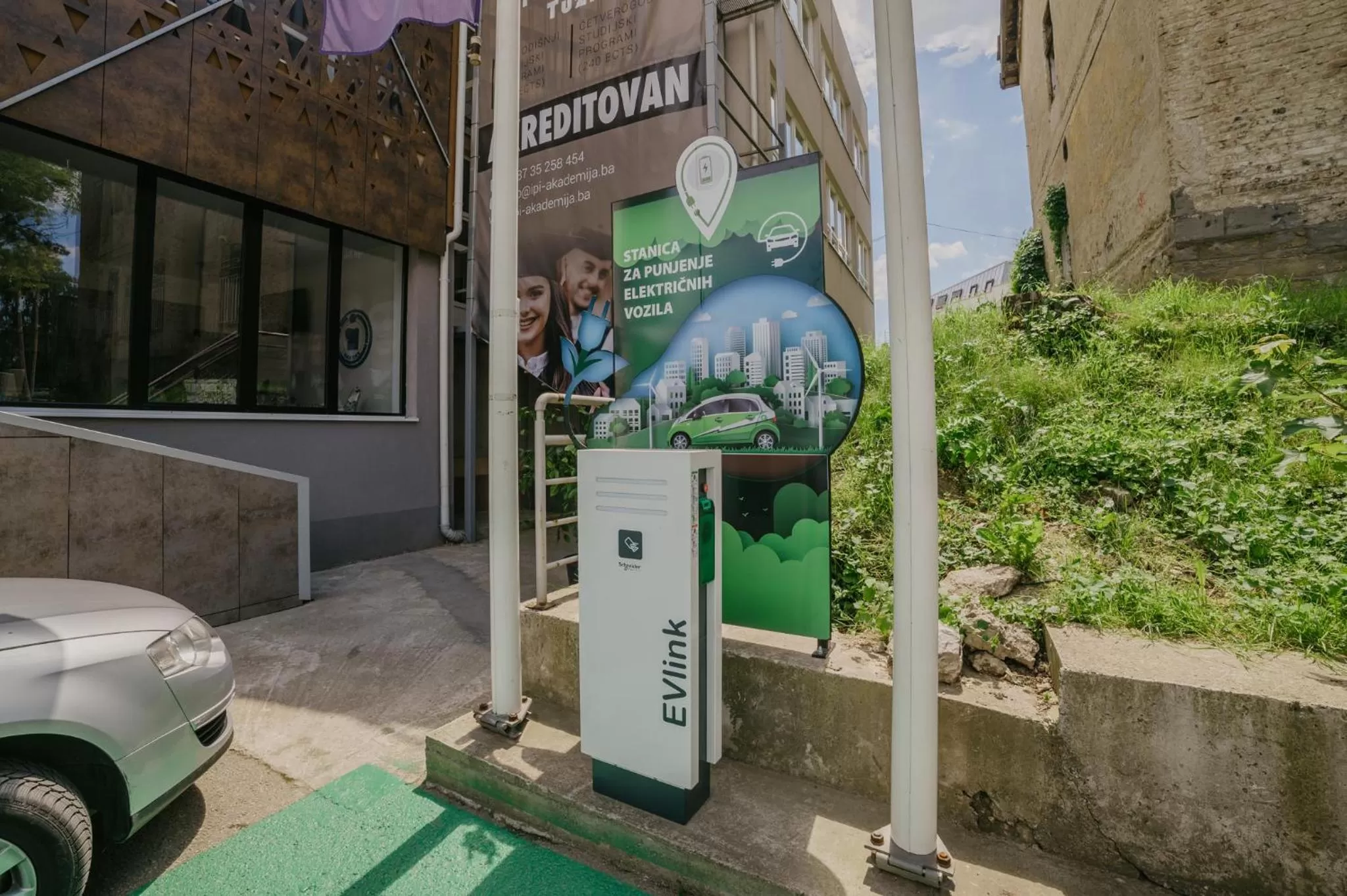 Property building in Hotel Vertigos