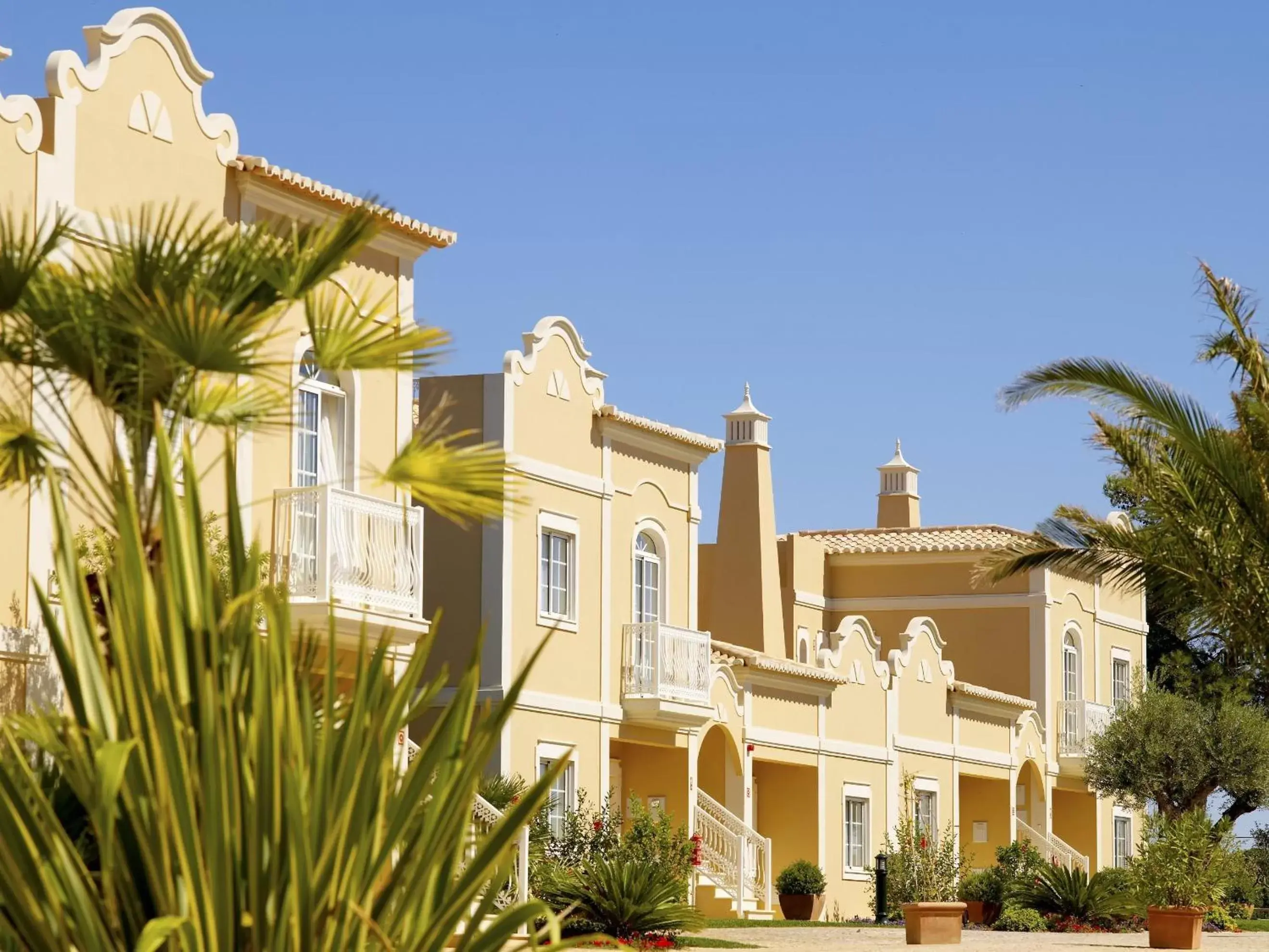 Property building in Vila Alba Resort Property building in Vila Alba Resort