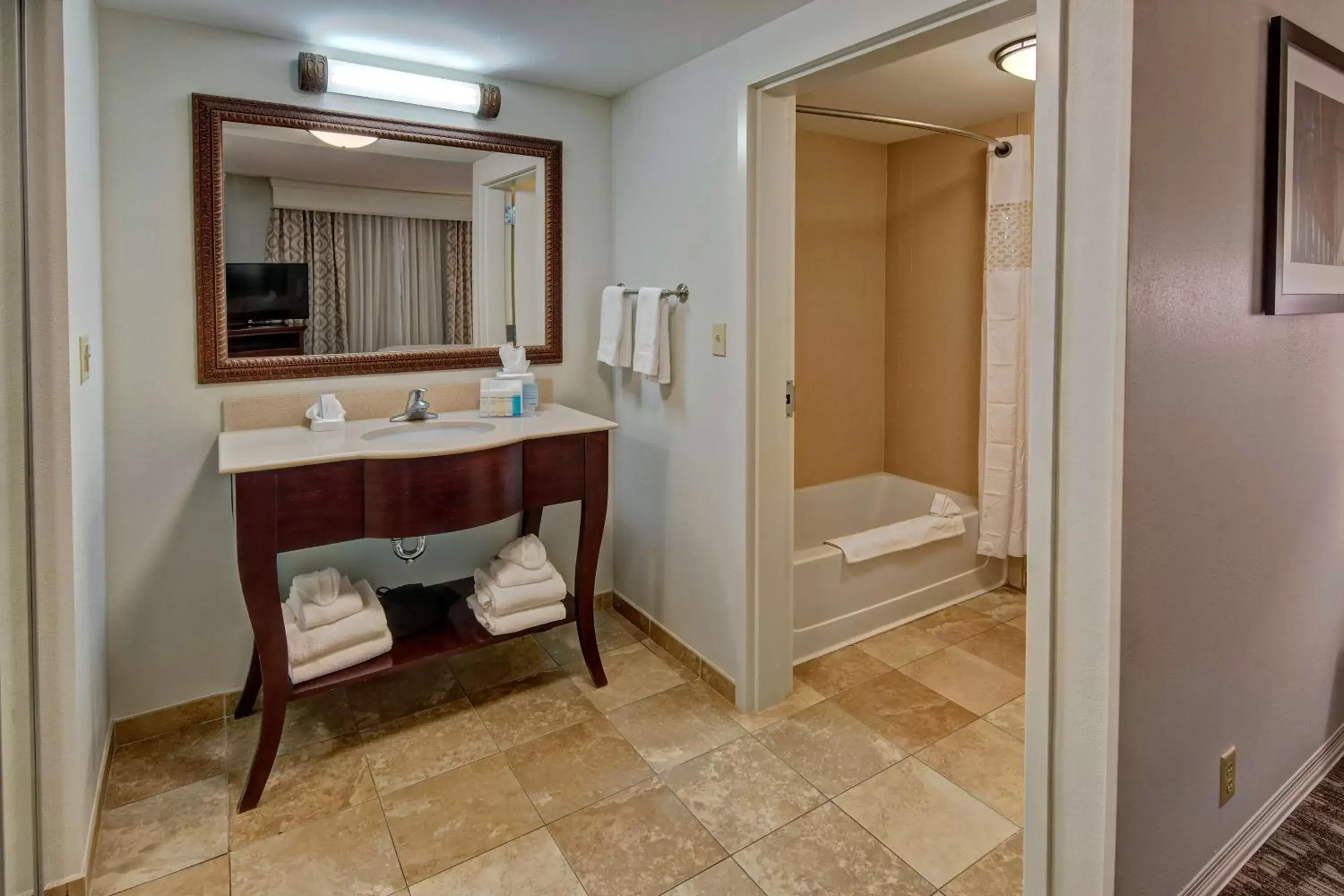 Bathroom in Hampton Inn & Suites Stuart-North