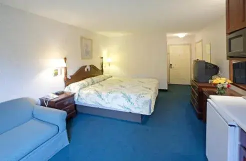 Photo of the whole room, Bed in Americas Best Value Inn and Suites Albemarle