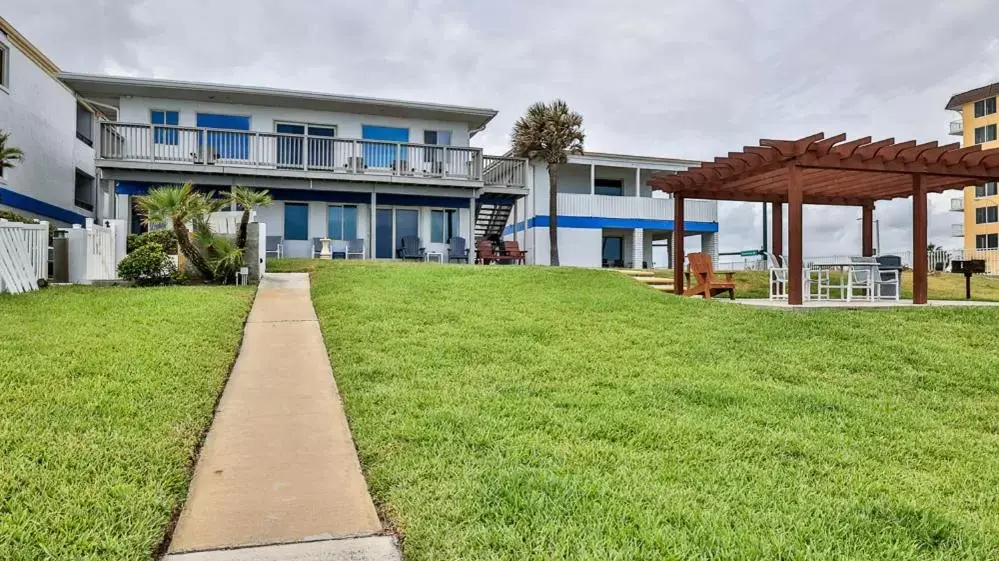 Property Building in Driftwood Beach Motel