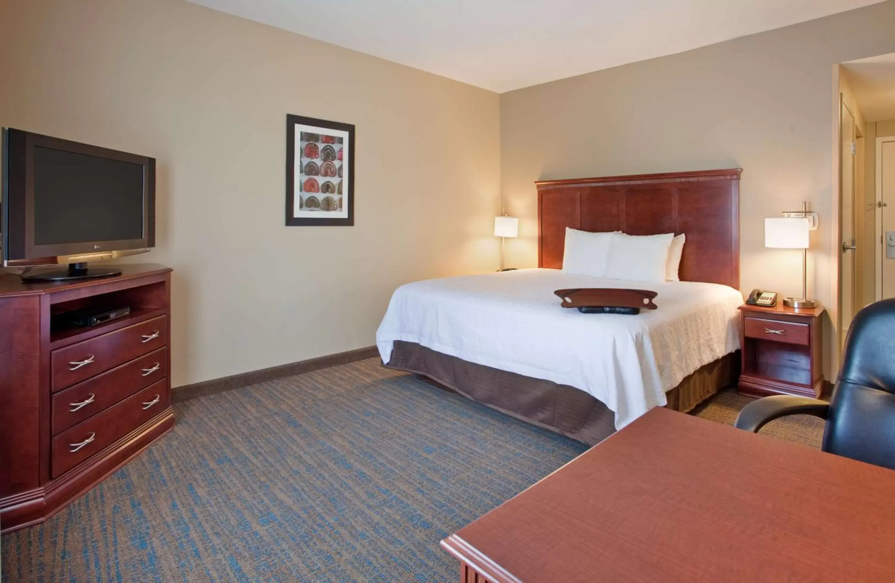 Bed in Hampton Inn & Suites Omaha Southwest-La Vista