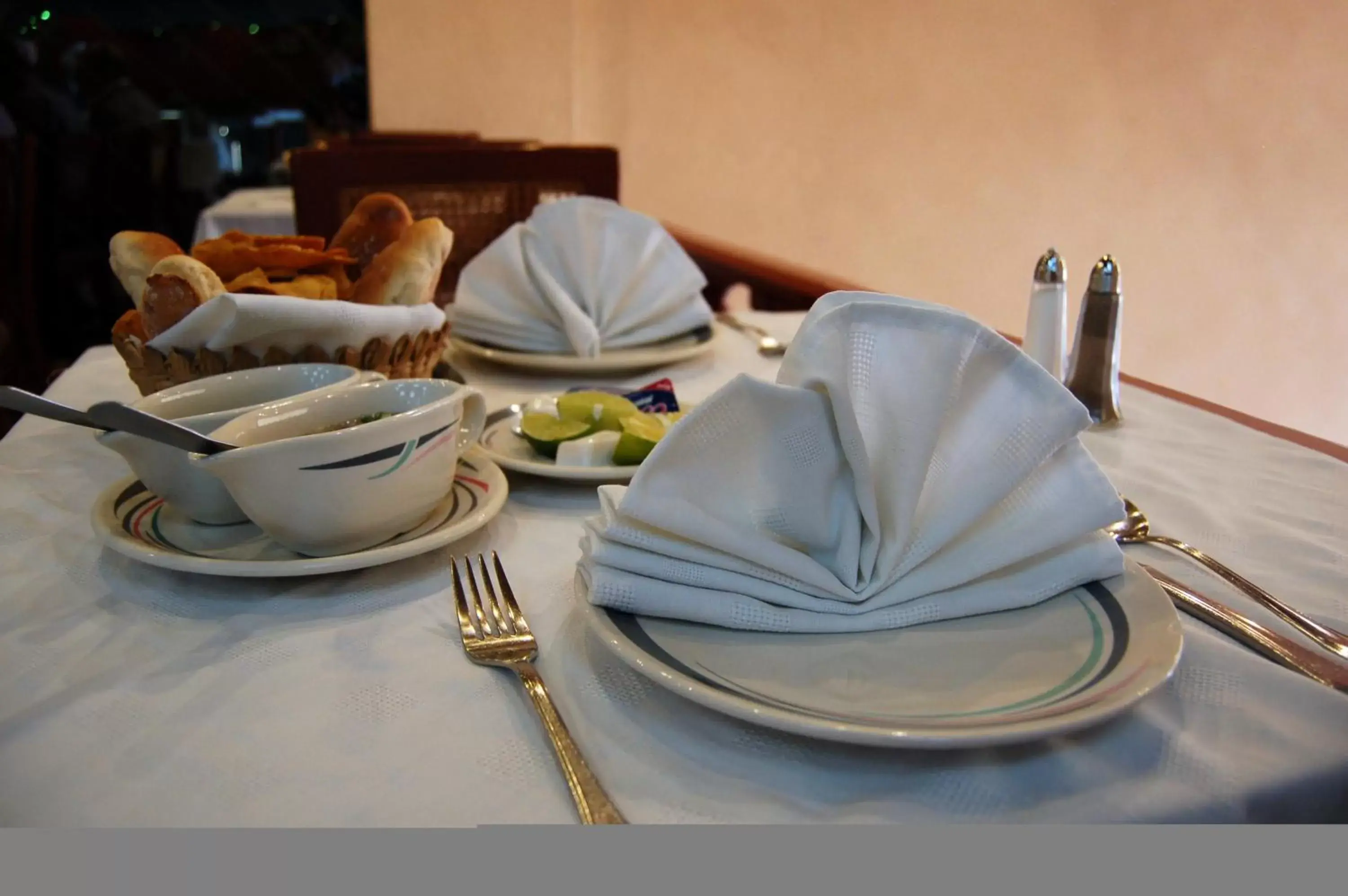 Restaurant/places to eat in Hotel del Principado