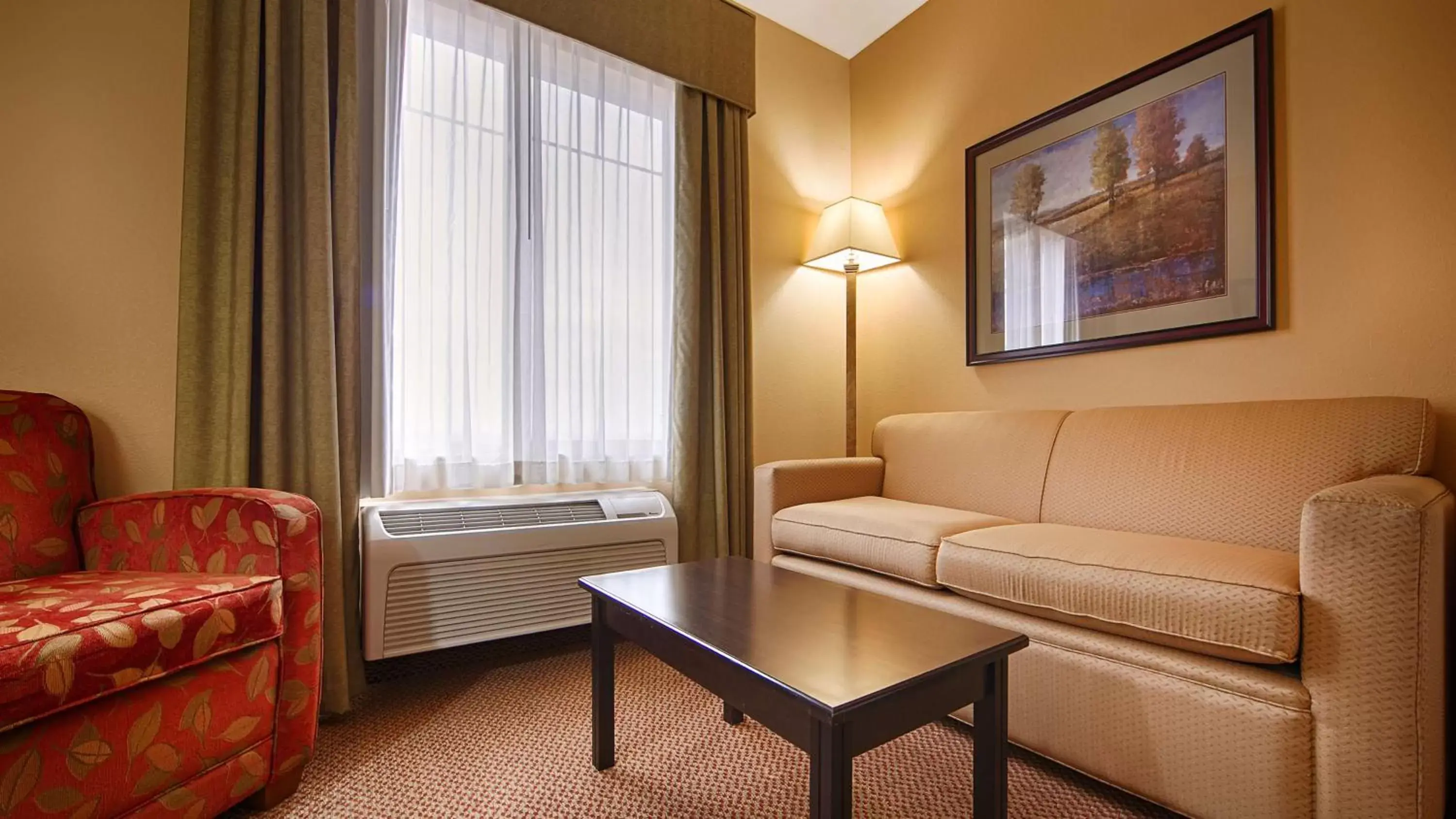 Photo of the whole room, Seating Area in Best Western Plus Port of Camas-Washougal Convention Center