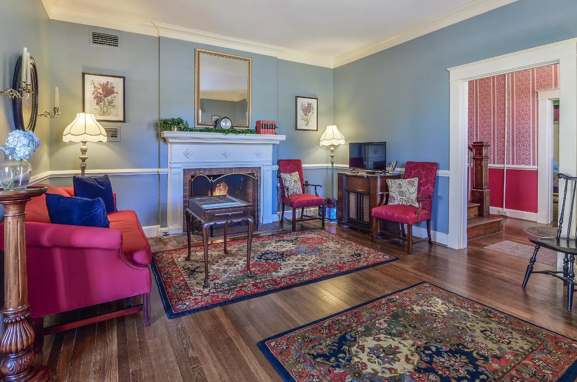Living room, Seating Area in Cedars of Williamsburg Bed & Breakfast