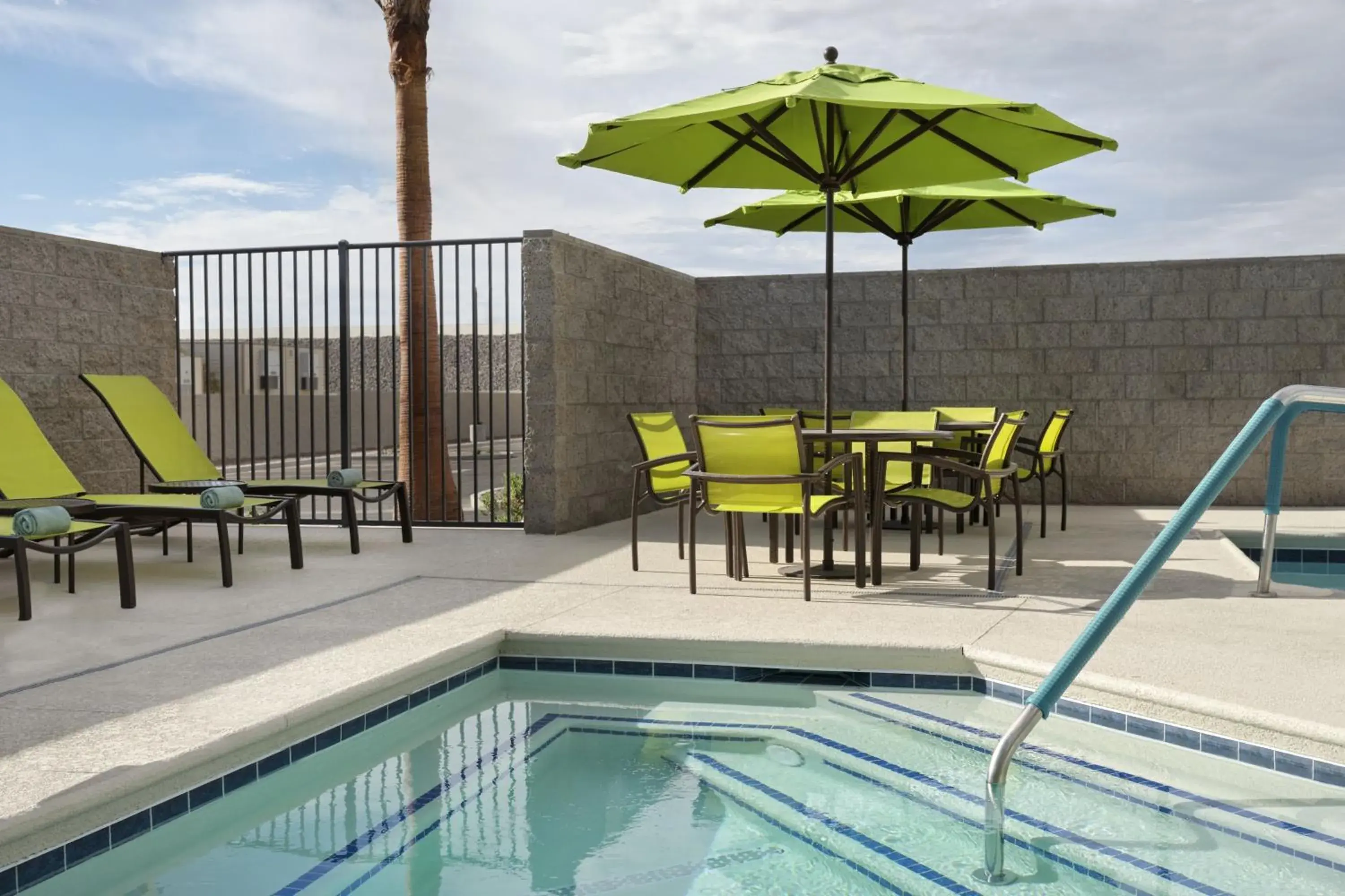 Fitness centre/facilities, Swimming Pool in SpringHill Suites by Marriott Las Vegas Airport