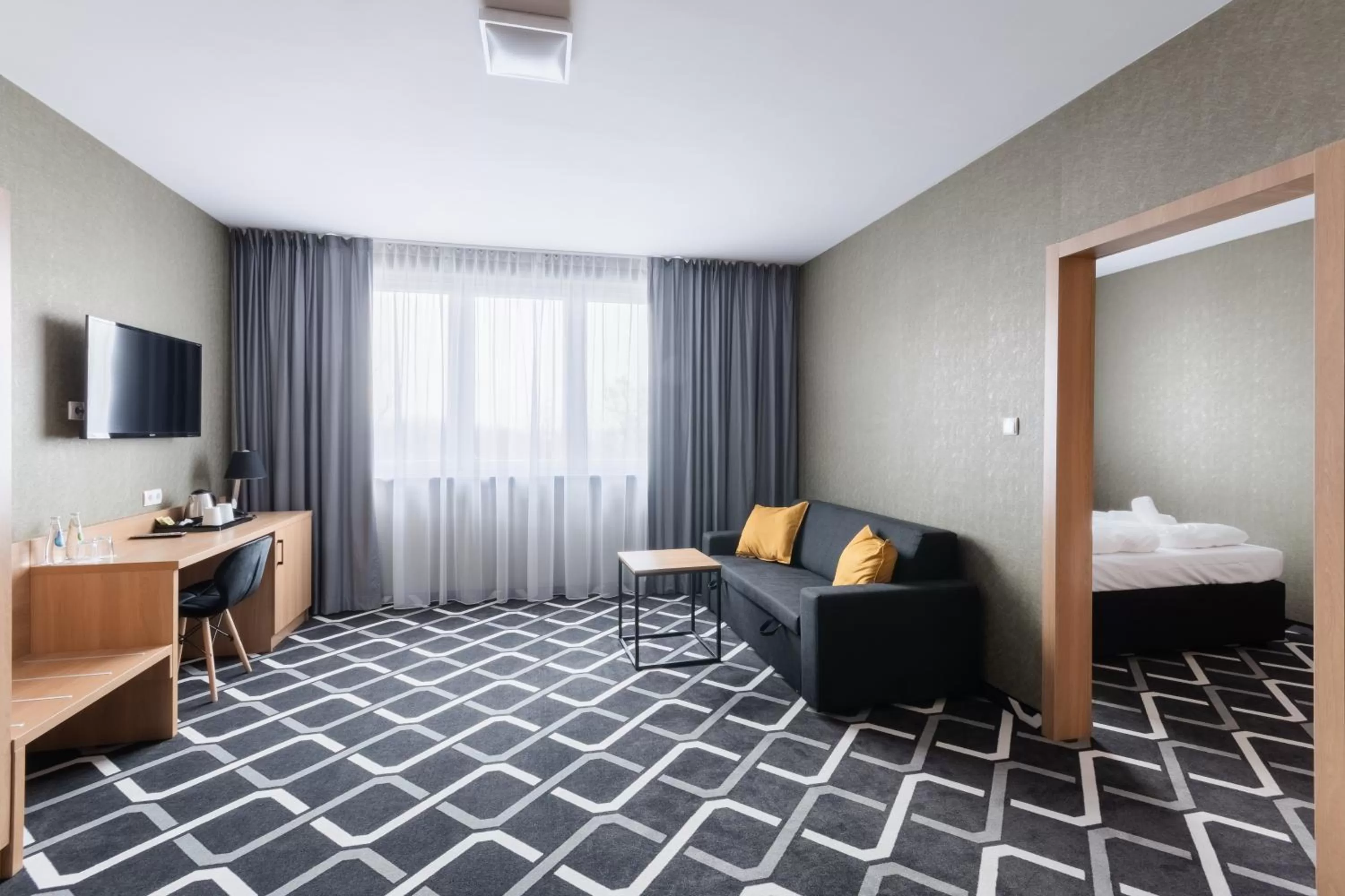 TV and multimedia, Bed in Hotel Lantier & Swimming Pool Zone