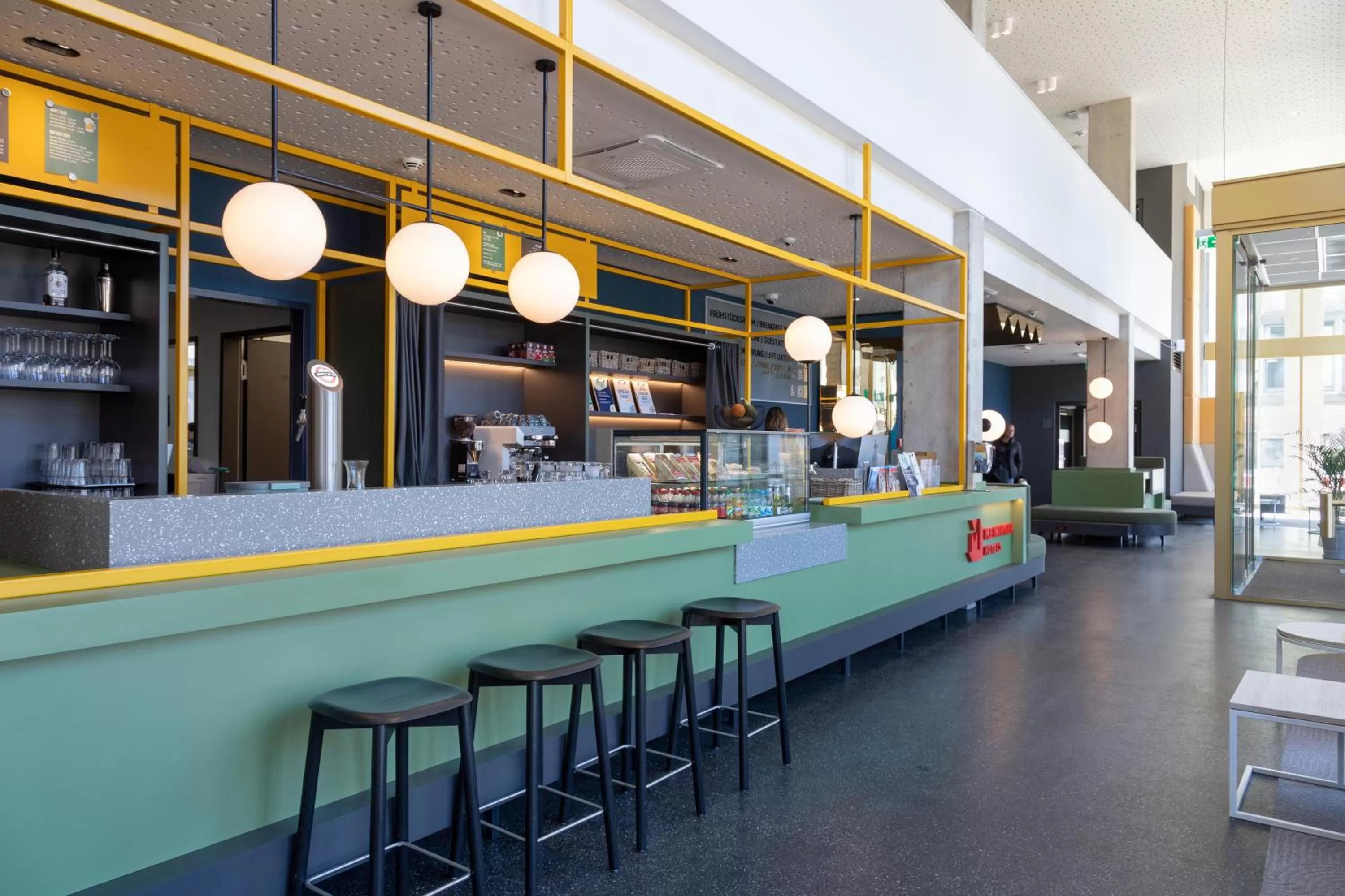 Lounge or bar in MEININGER Hotel Bremen Hauptbahnhof