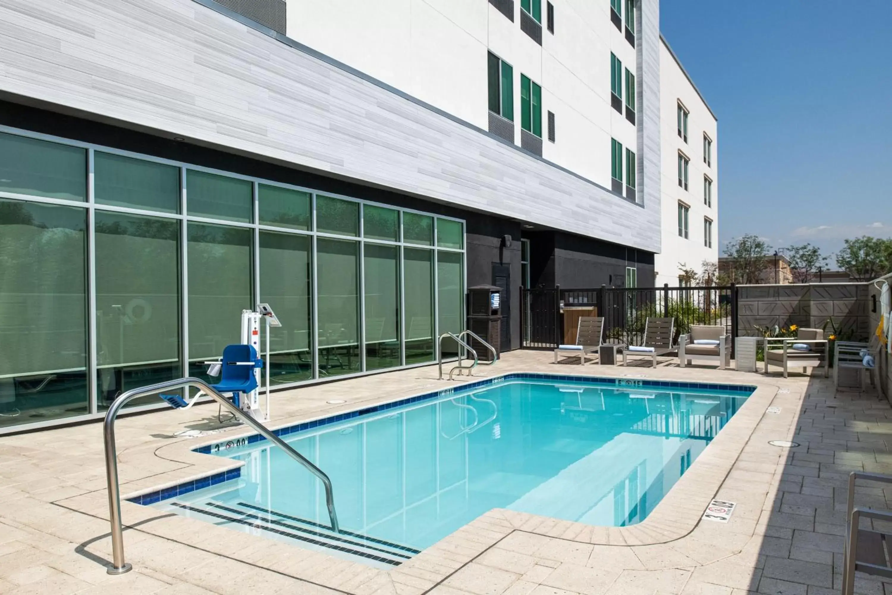 Swimming Pool in SpringHill Suites by Marriott Riverside Redlands