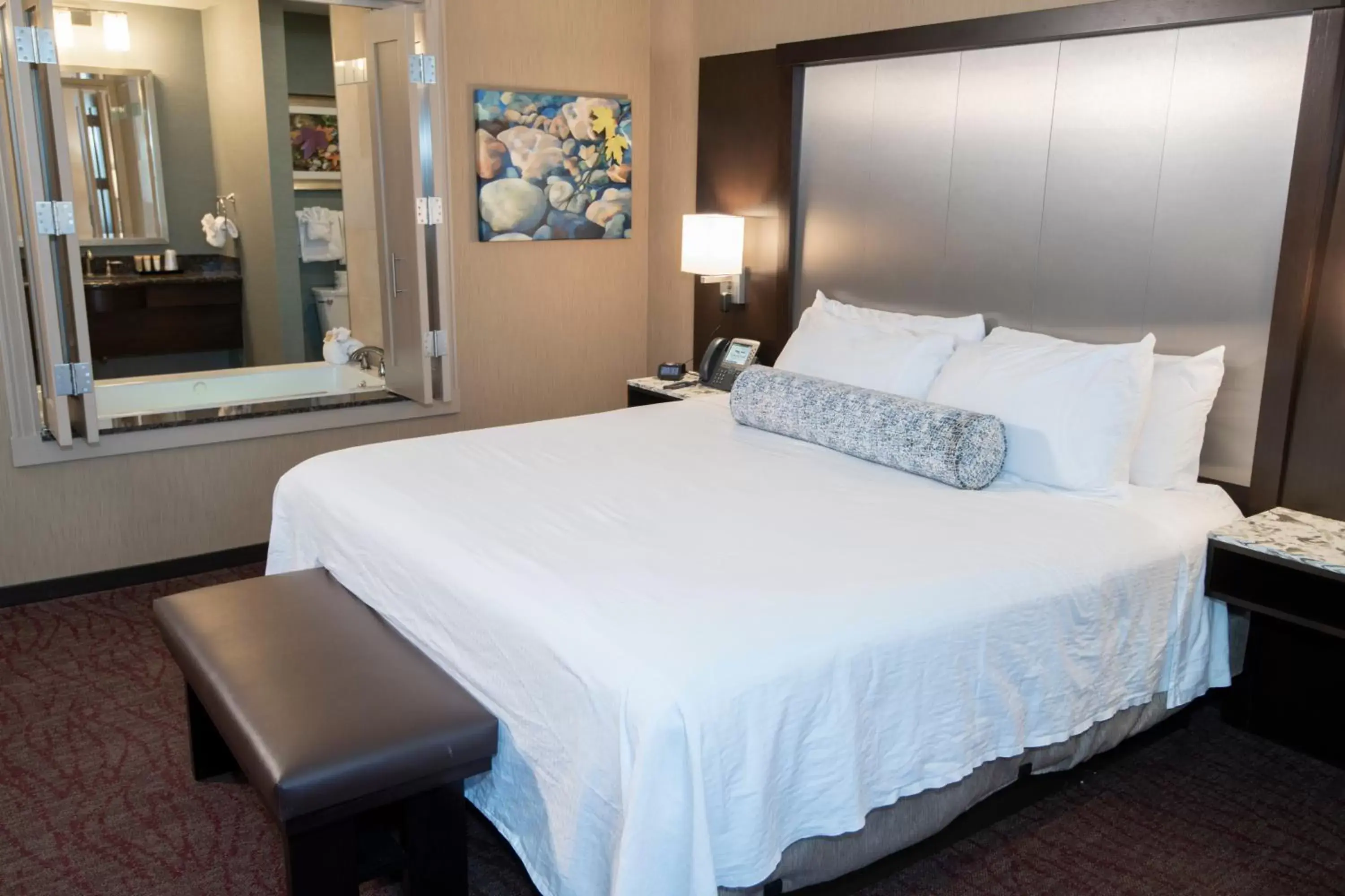 Bed in Win-River Resort and Casino