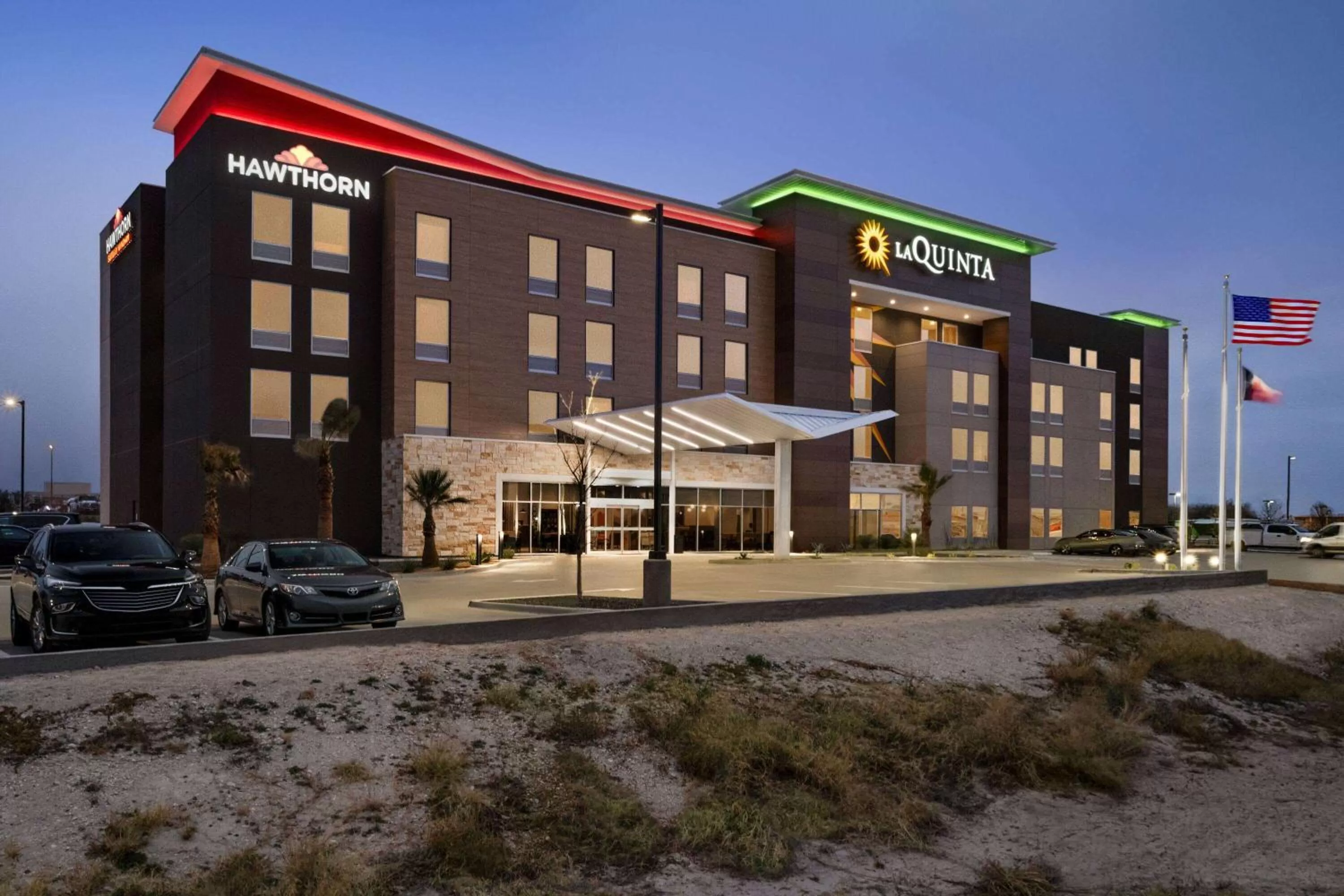 Property building in La Quinta Inn & Suites by Wyndham Del Rio