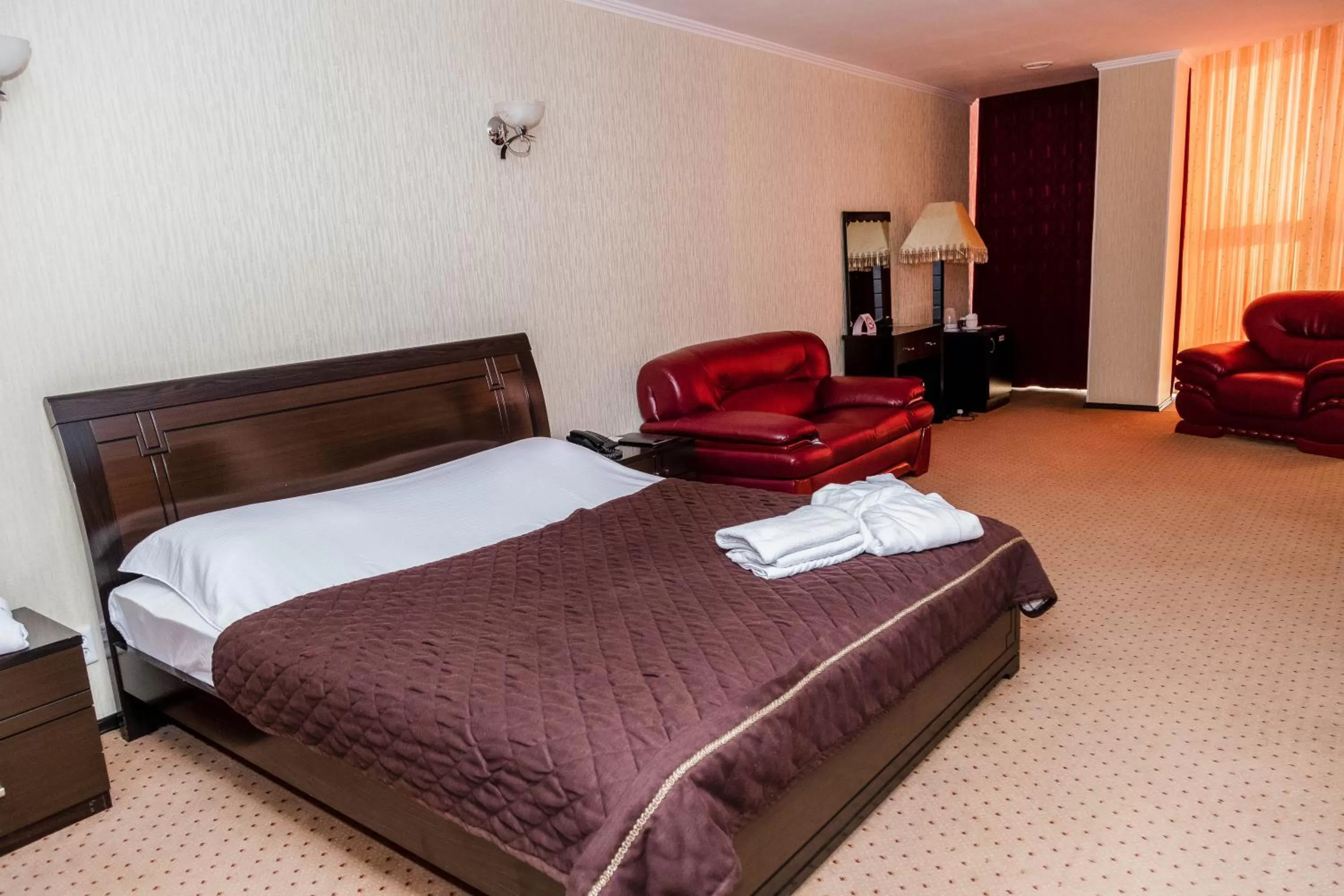 Bed in Golden Palace