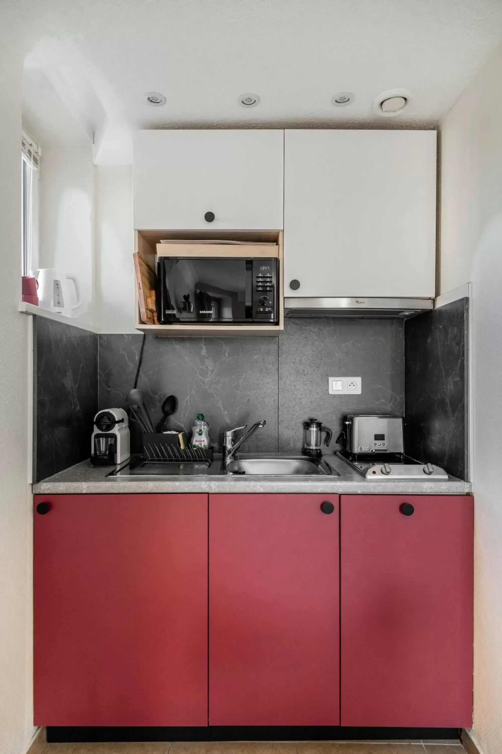 Kitchen/Kitchenette in Résidence Chateau d'Acotz - Avec piscine à 600m des plages à Saint-Jean-de-Luz