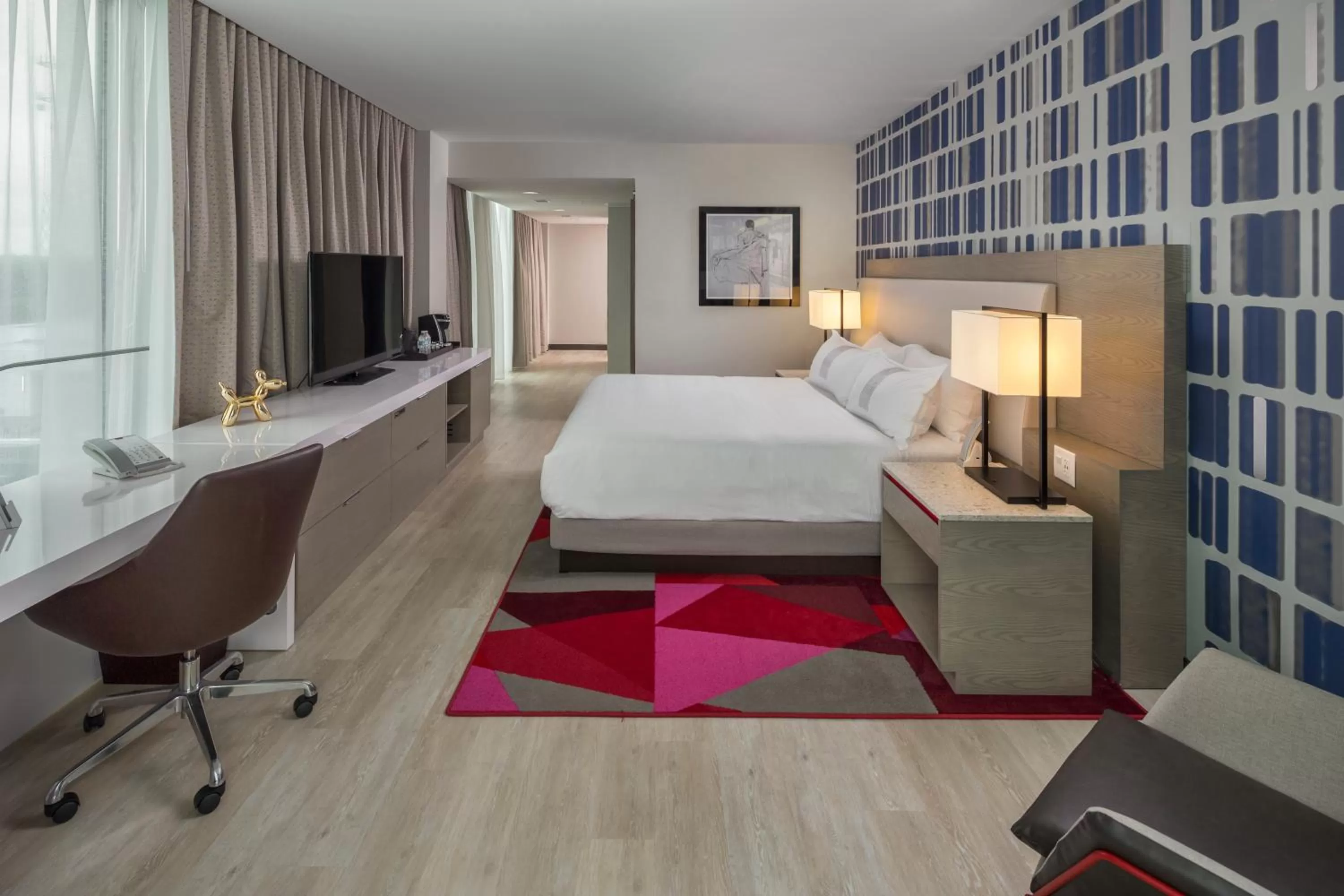 Bedroom, Bed in The Summit Hotel