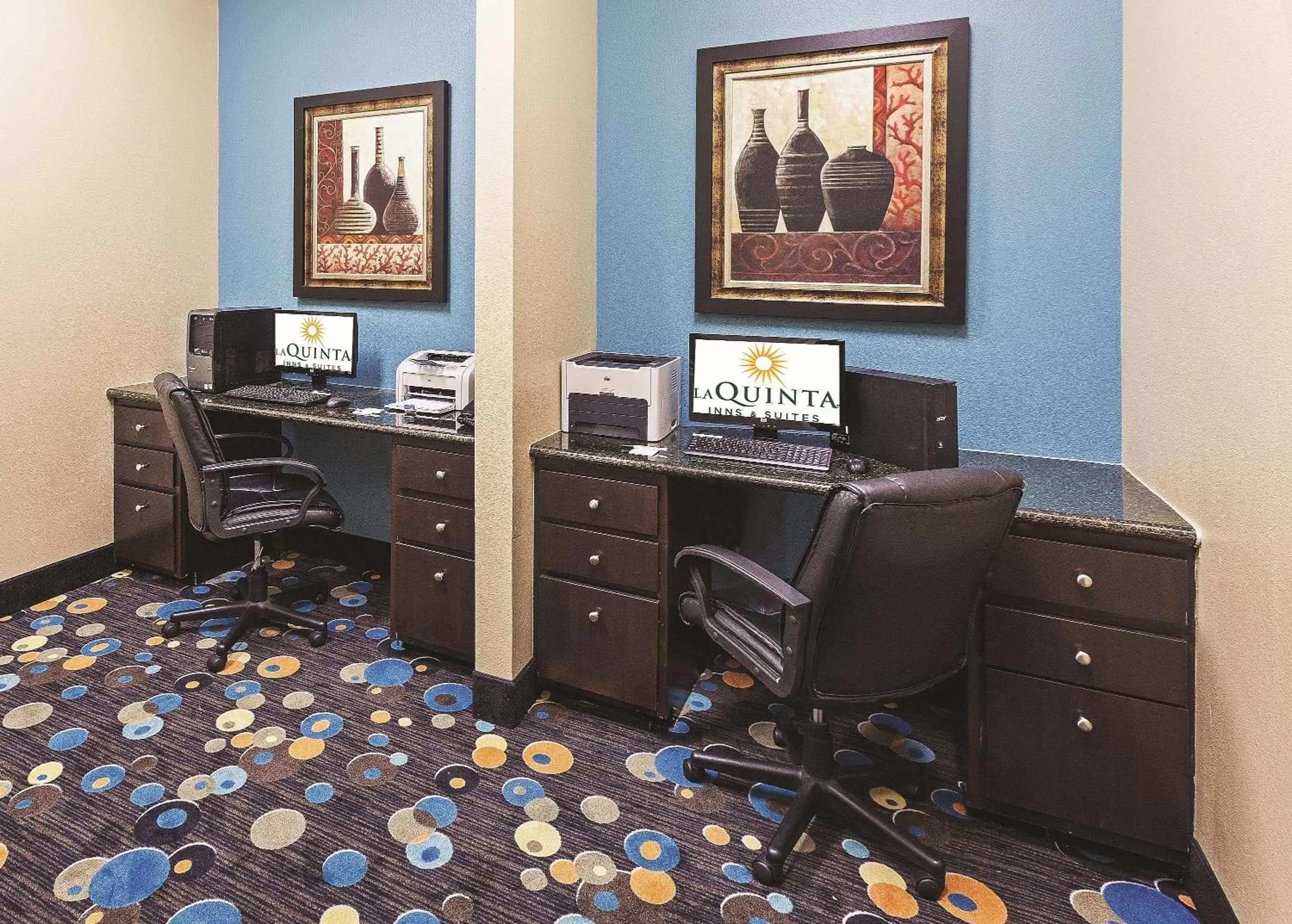 On site, Business Area/Conference Room in La Quinta by Wyndham Houston Hobby Airport