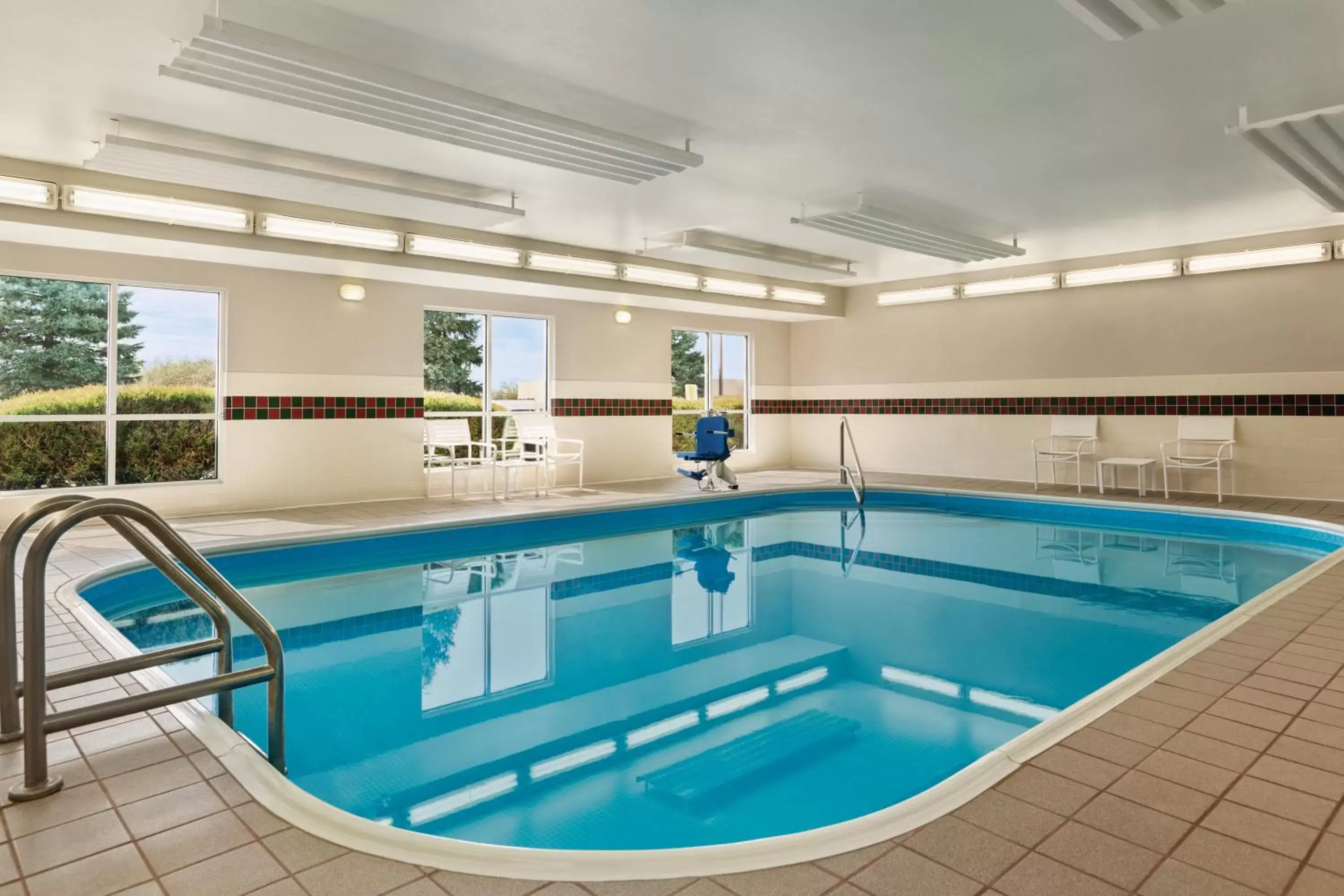 Swimming Pool in Country Inn & Suites by Radisson, Springfield, OH