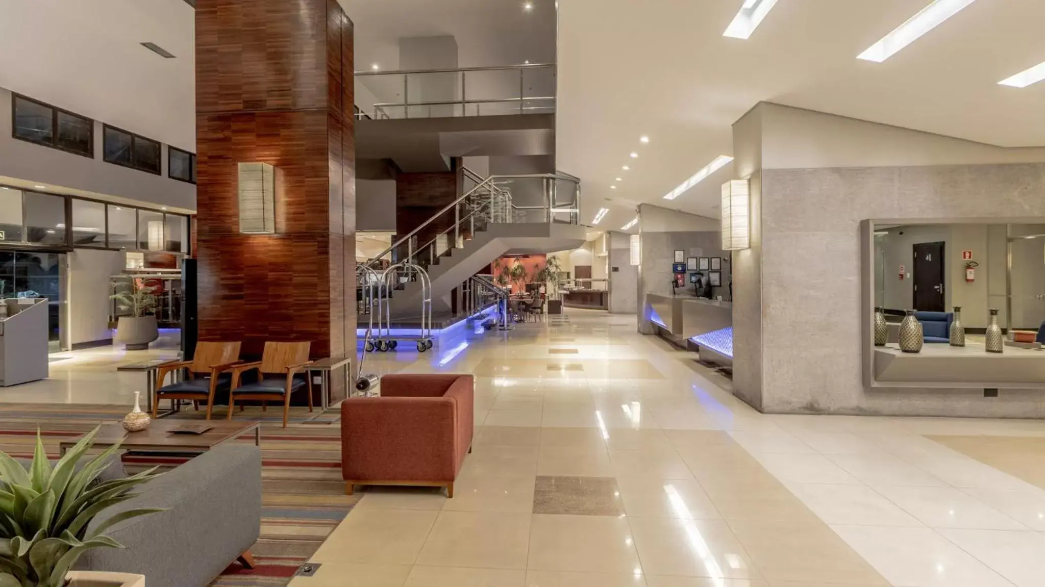 Lobby or reception in Hotel Deville Prime Cuiabá