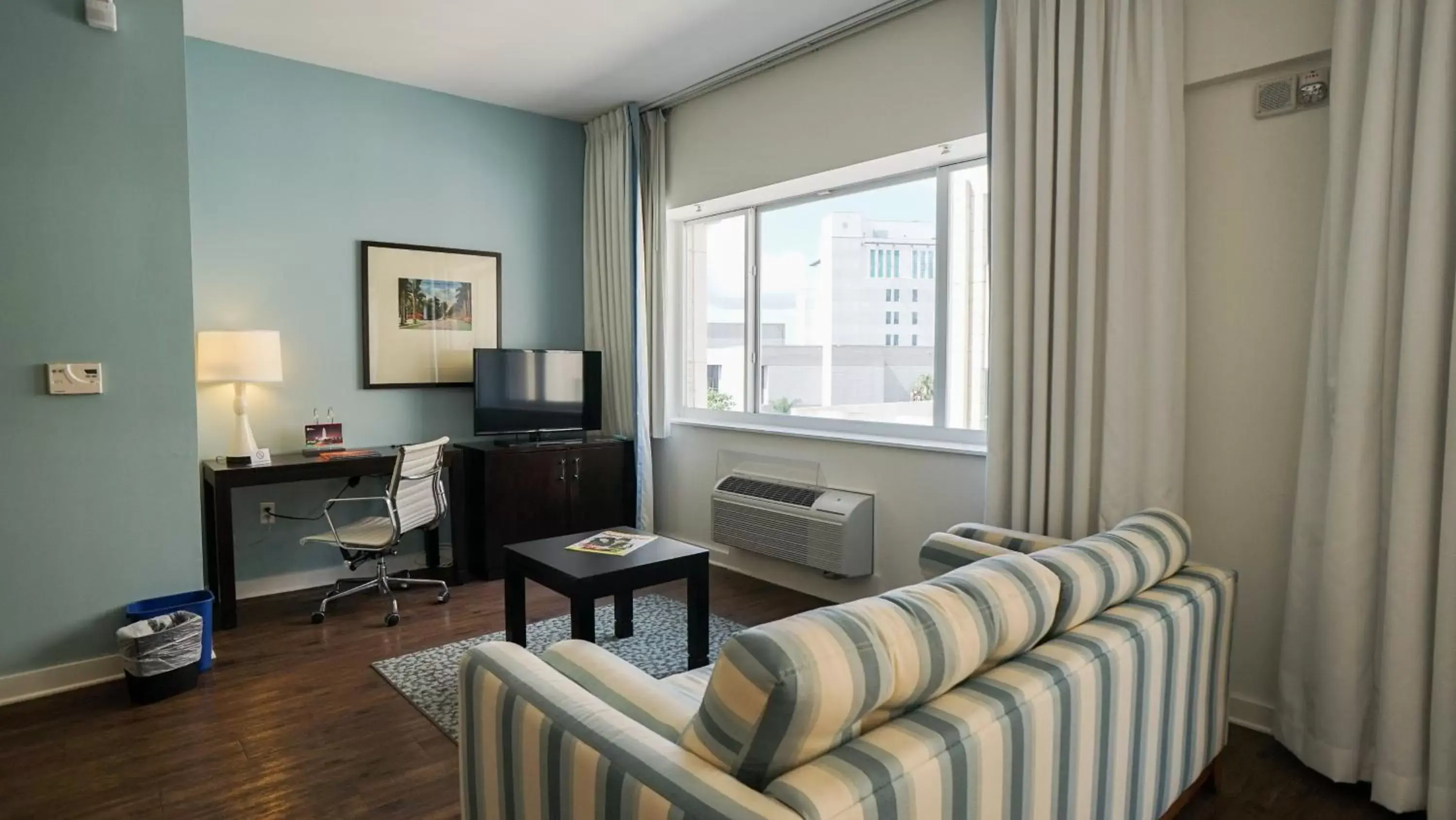 Photo of the whole room, Seating Area in The Banyan Hotel Fort Myers, Tapestry Collection by Hilton