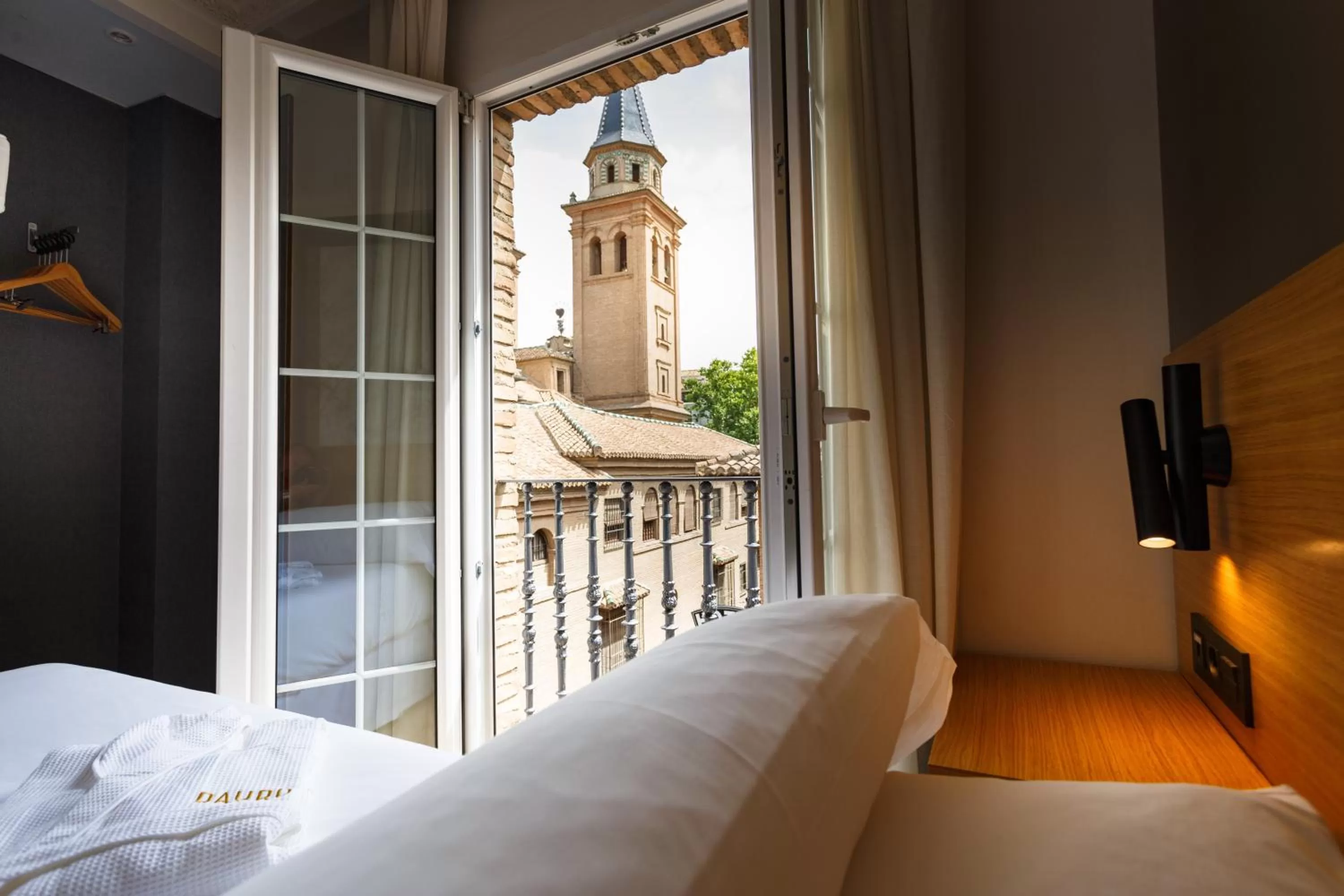 Nearby landmark, Bed in Hotel Dauro Premier