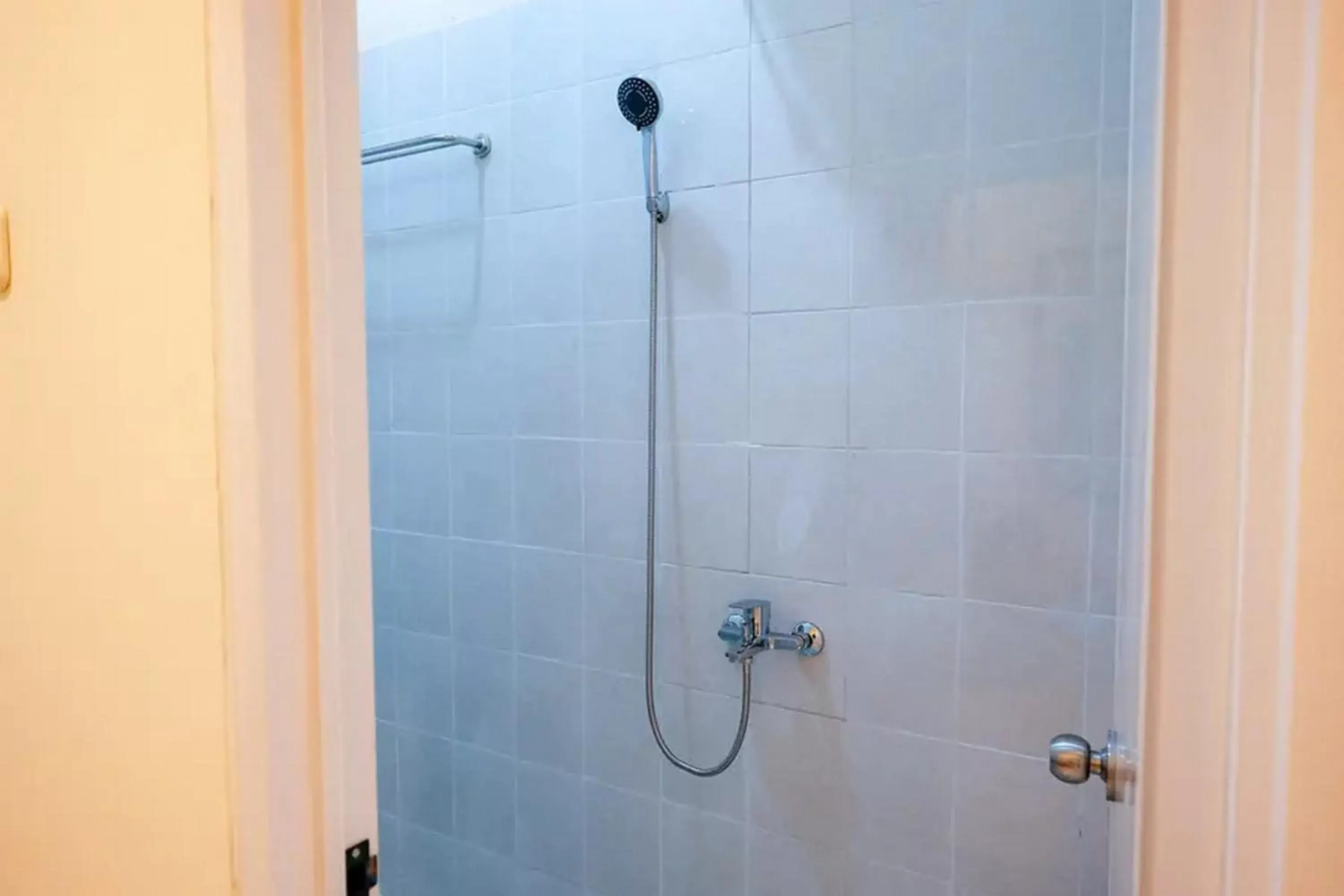 Shower, Bathroom in RedDoorz Plus near Plaza Blok M