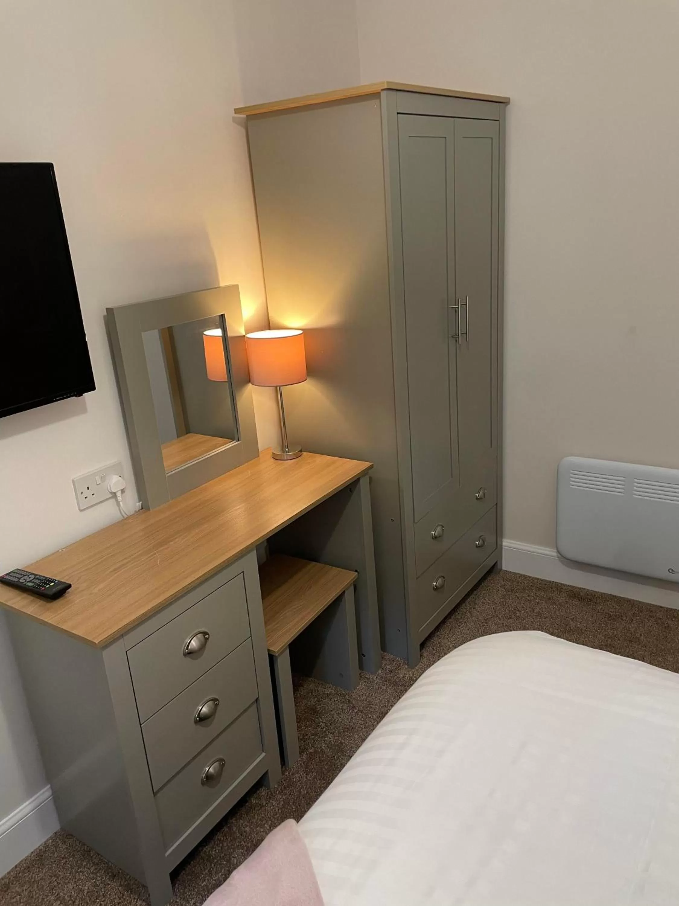 Bedroom, Bed in Inglewood House and Spa