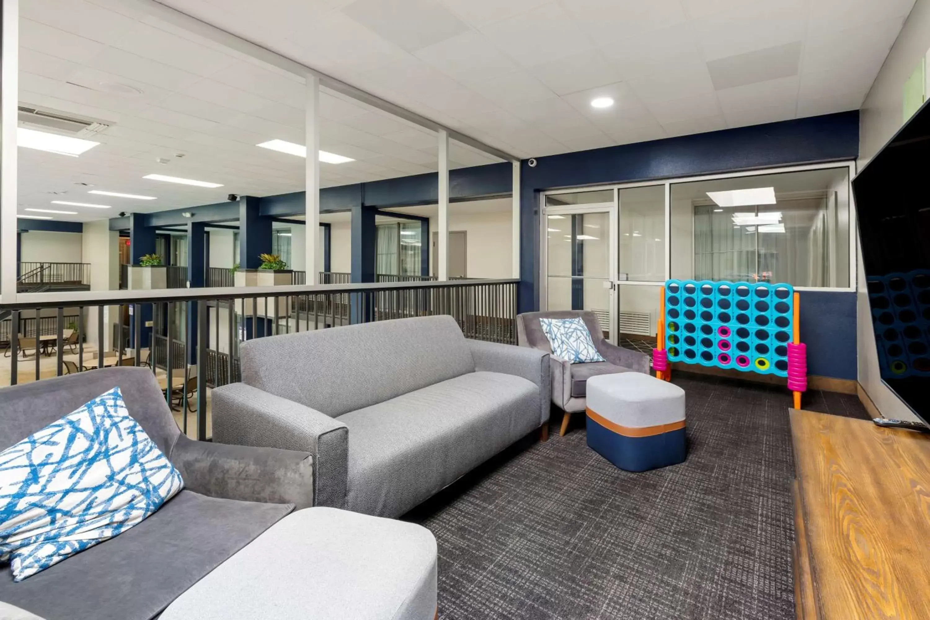 Property building, Seating Area in Best Western Fairmont