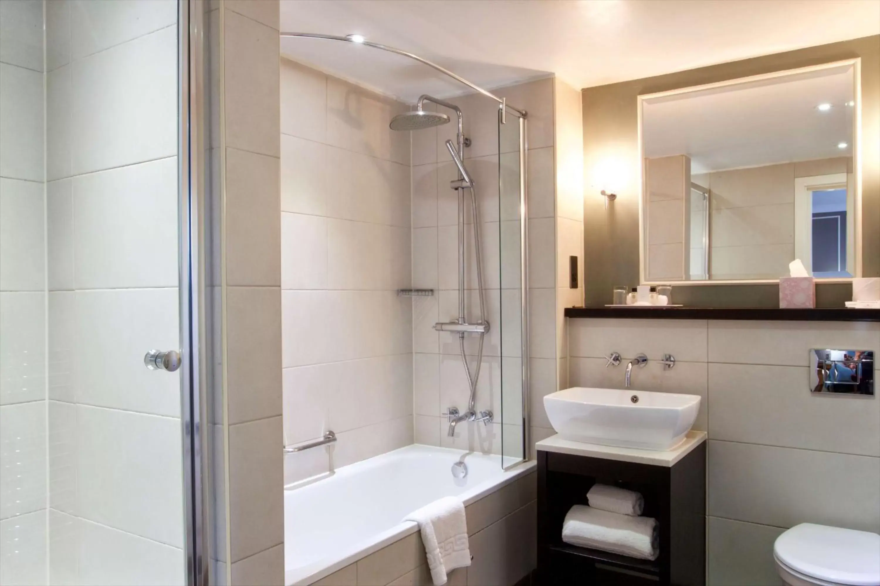 Photo of the whole room, Bathroom in London Chigwell Prince Regent Hotel, BW Signature Collection