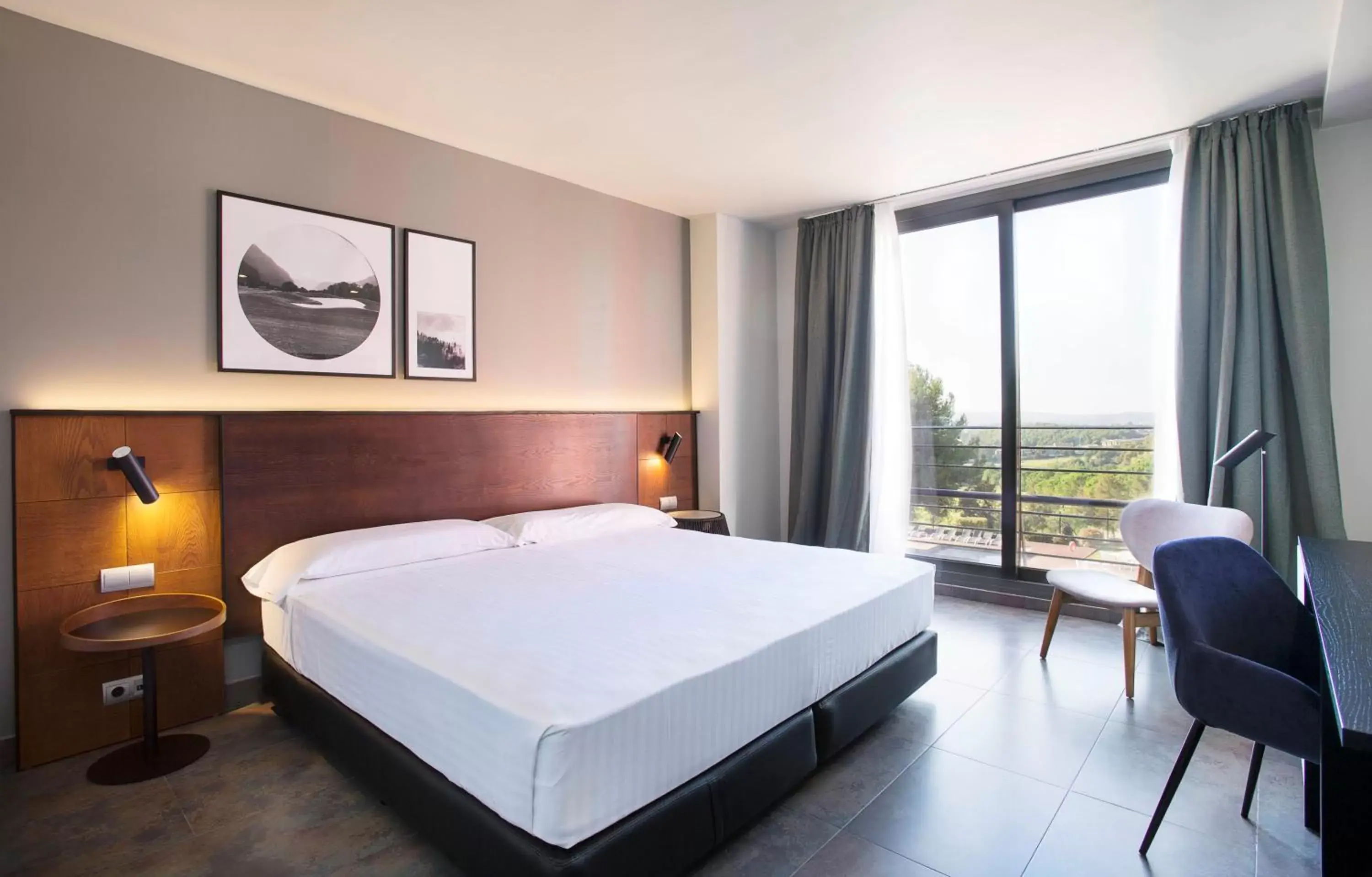 Bed in Hotel Barcelona Golf Resort 4 Sup
