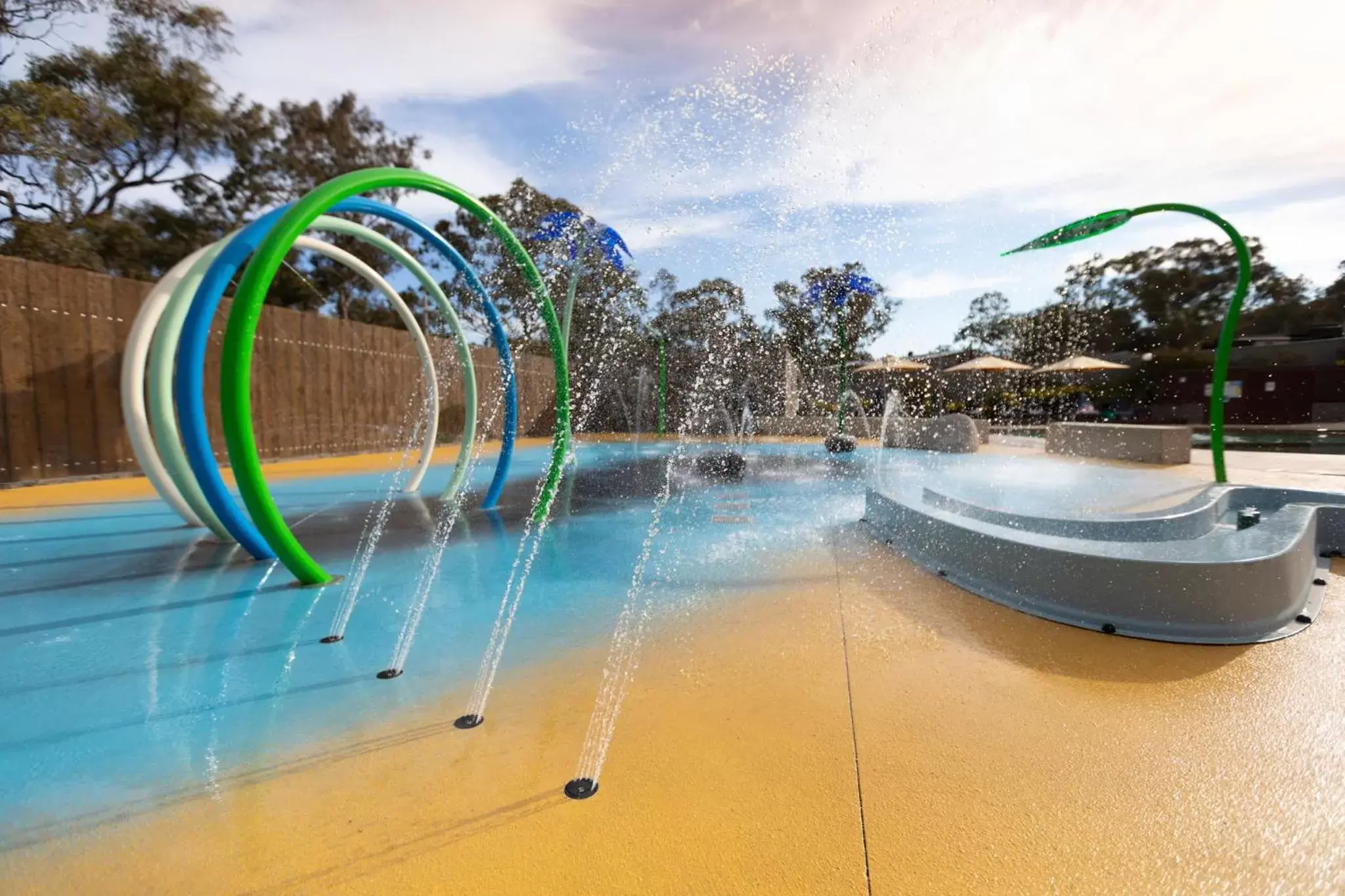 Aqua park, Swimming Pool in Alivio Tourist Park Canberra