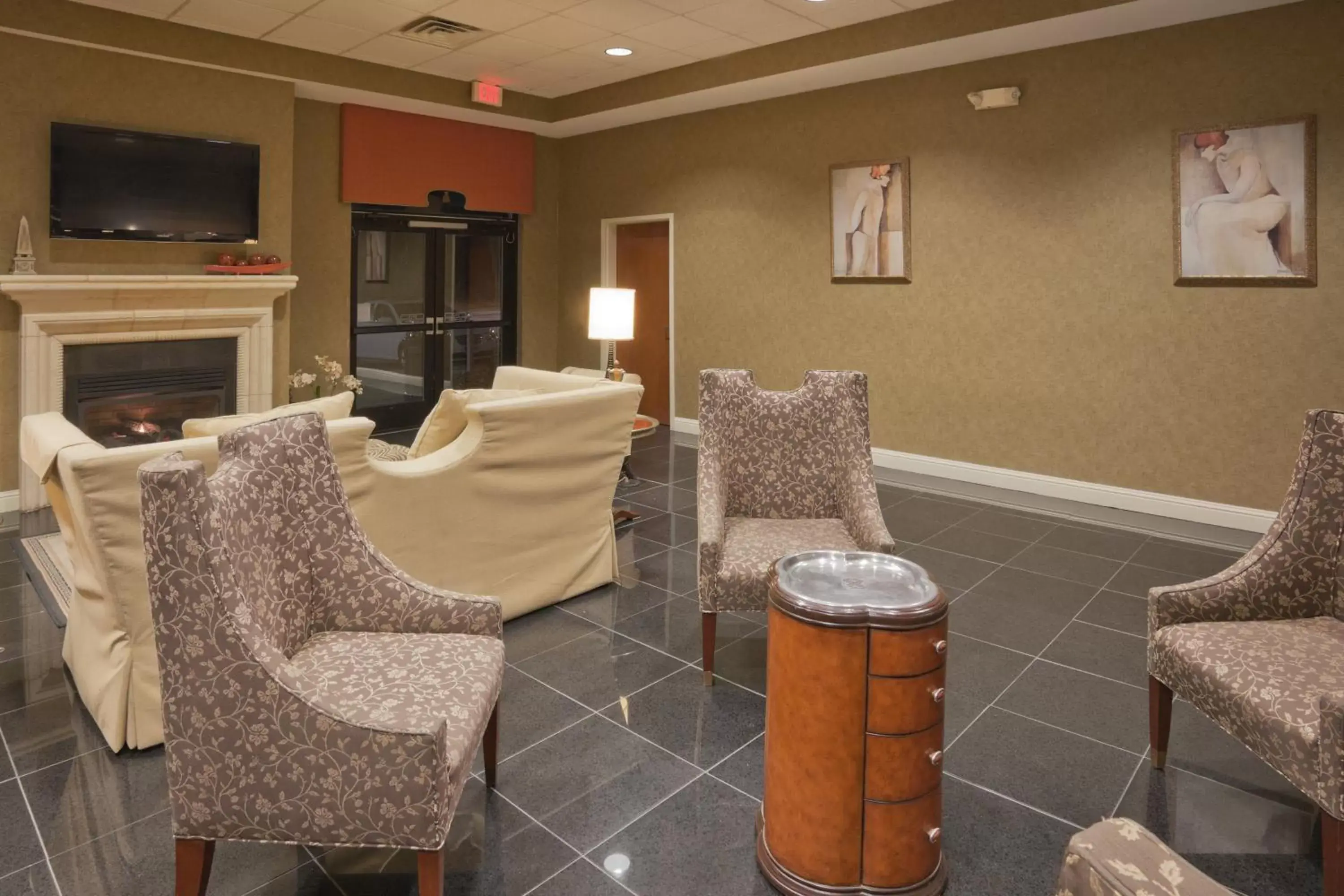 Lobby or reception, Seating Area in Holiday Inn Carbondale - Conference Center, an IHG Hotel