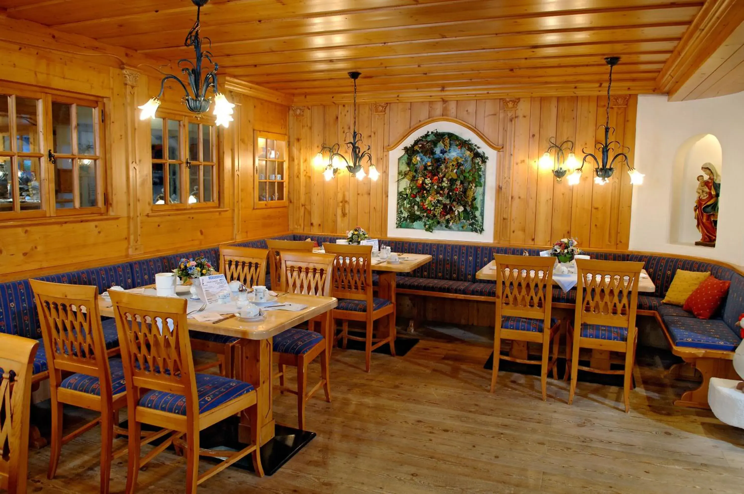 Restaurant/Places to Eat in Alpenhotel Kronprinz