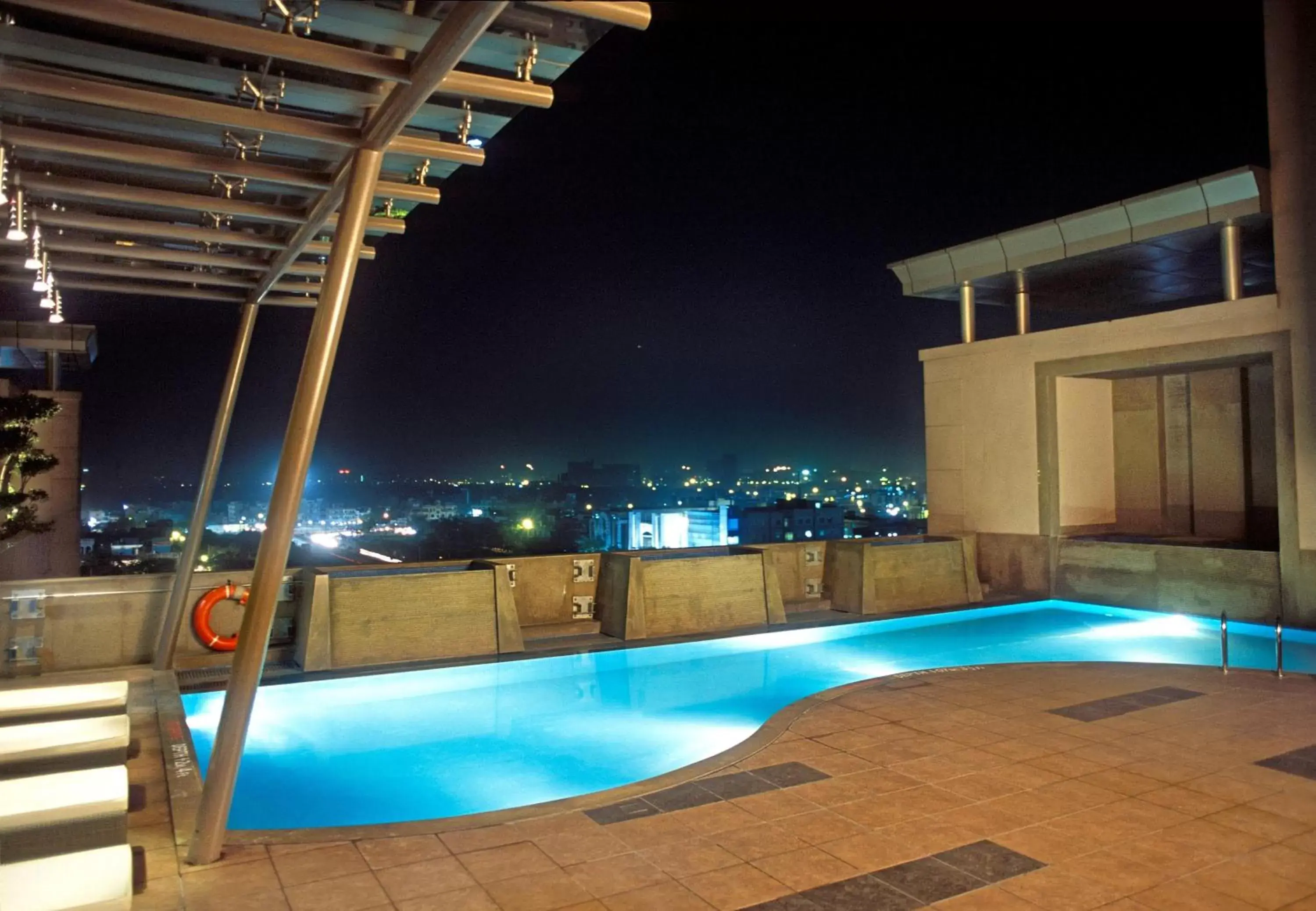 Swimming pool in Radisson Noida Swimming pool in Radisson Noida