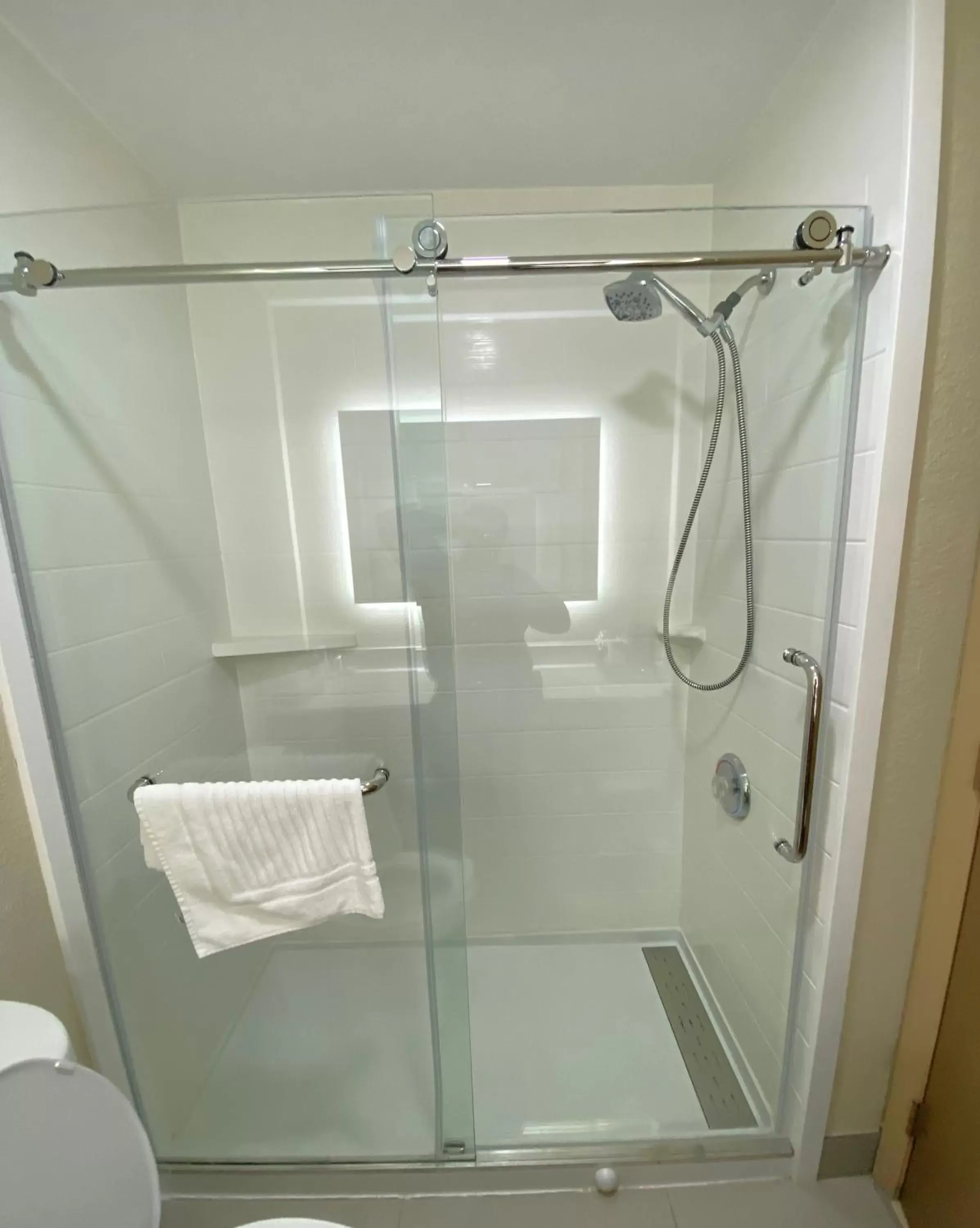 Shower, Bathroom in SureStay Plus by Best Western Reading North