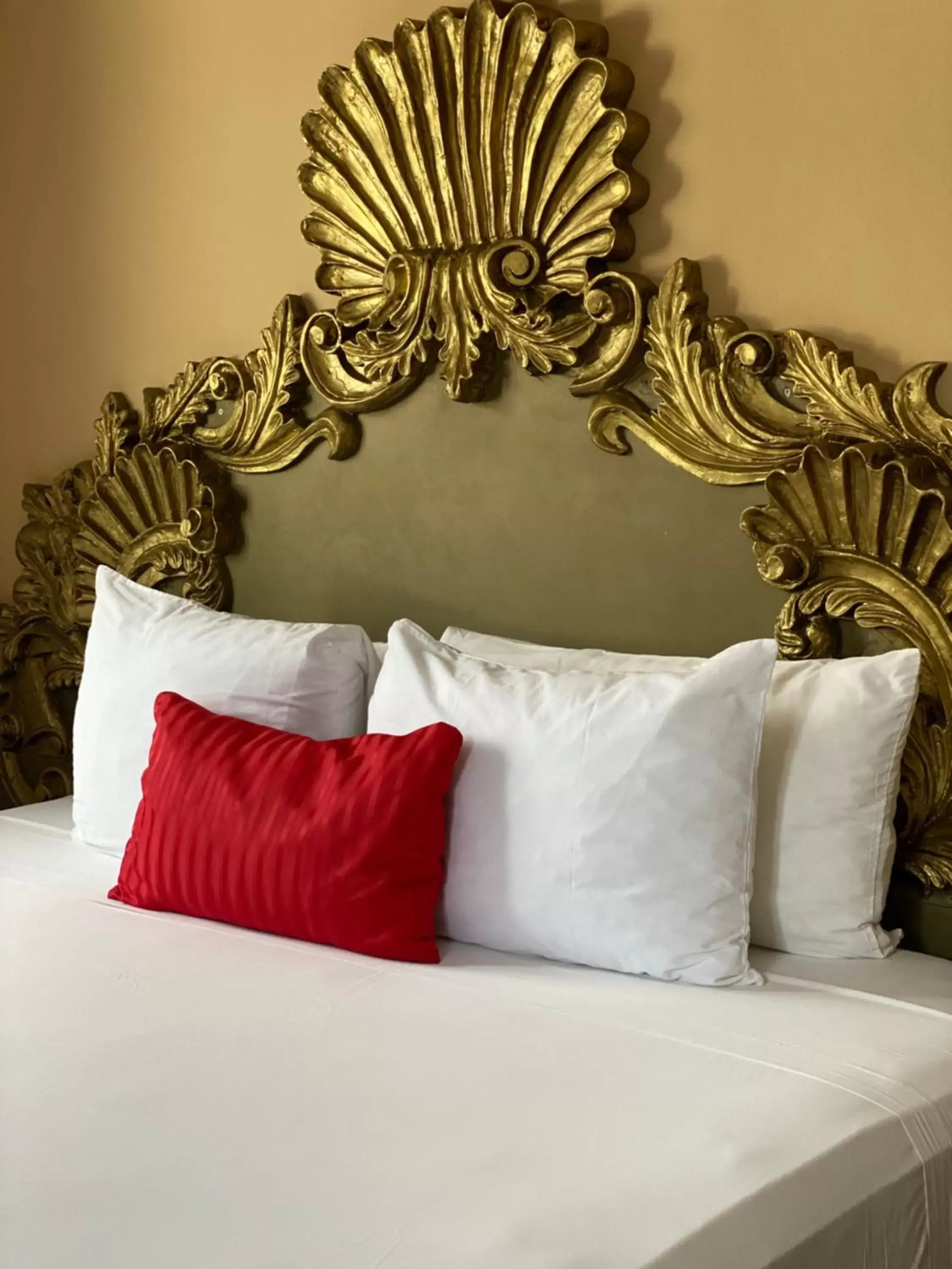 Bed in Hotel Las Golondrinas