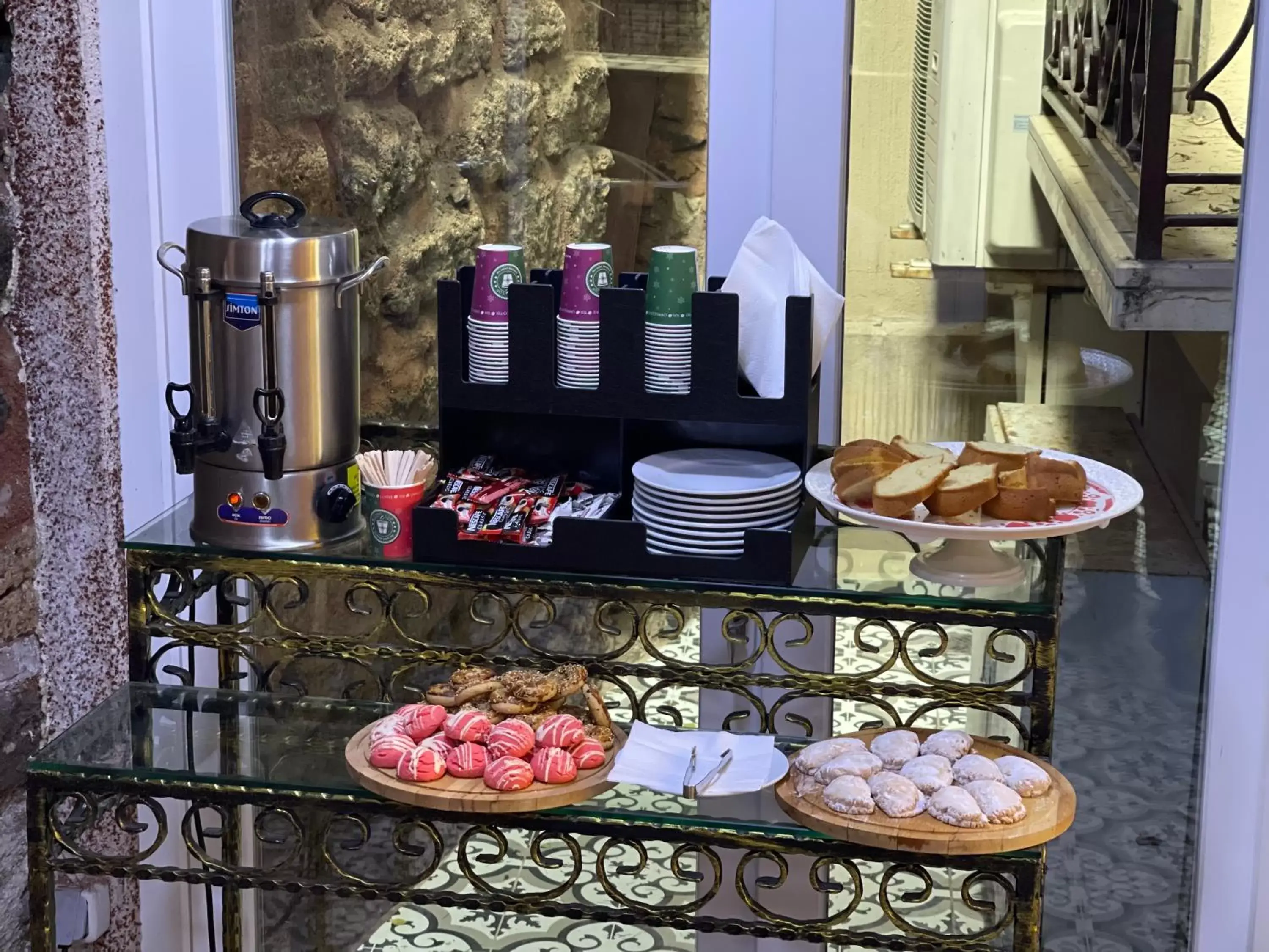 Coffee/tea facilities in Hotel Novano