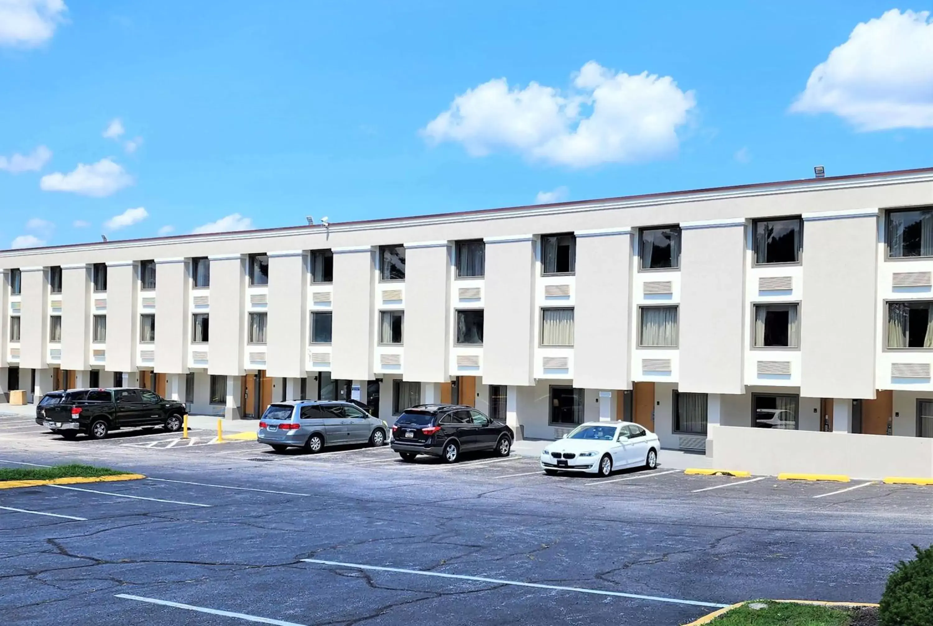 Property Building in Motel 6 Catonsville MD Baltimore West