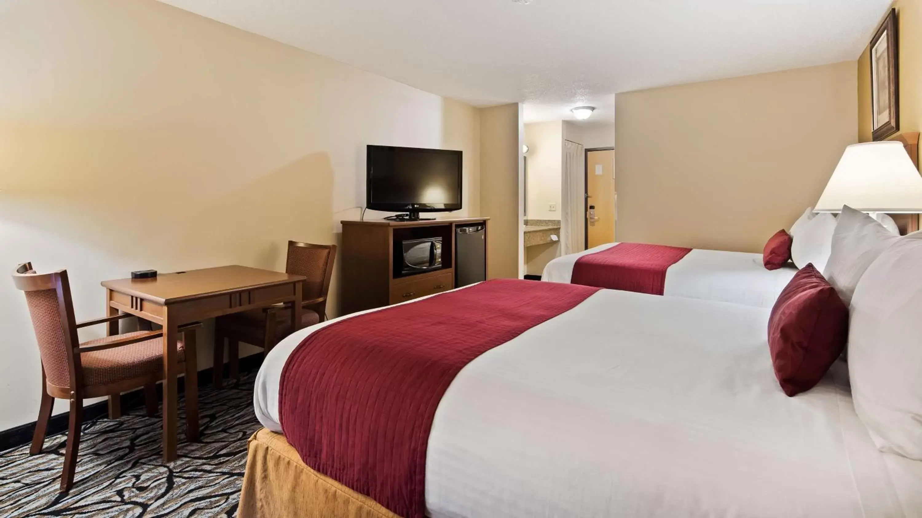 Bed in Best Western Plus Albert Lea I-90/I-35 Hotel