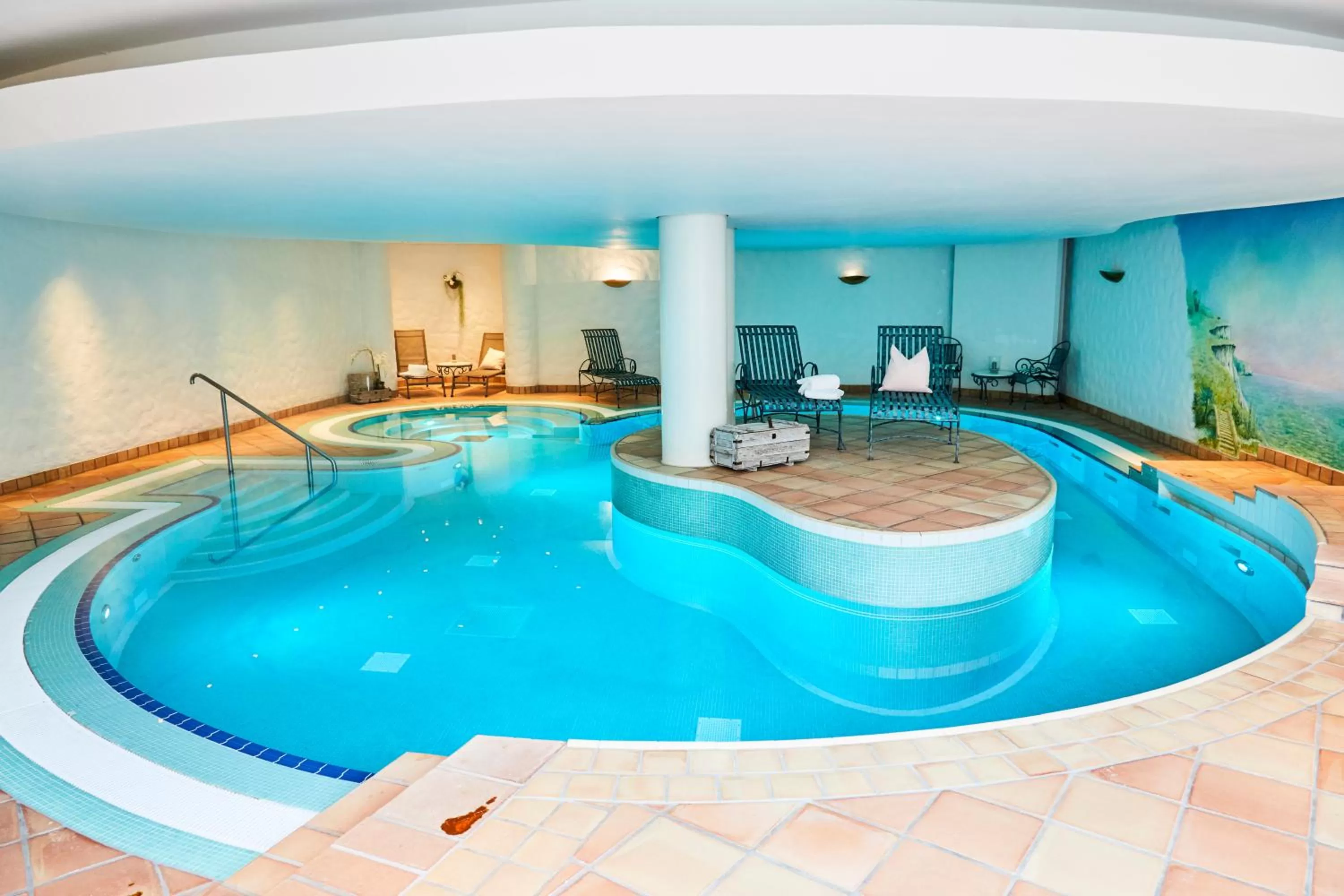 Pool view in Hotel Landhaus an de Dün