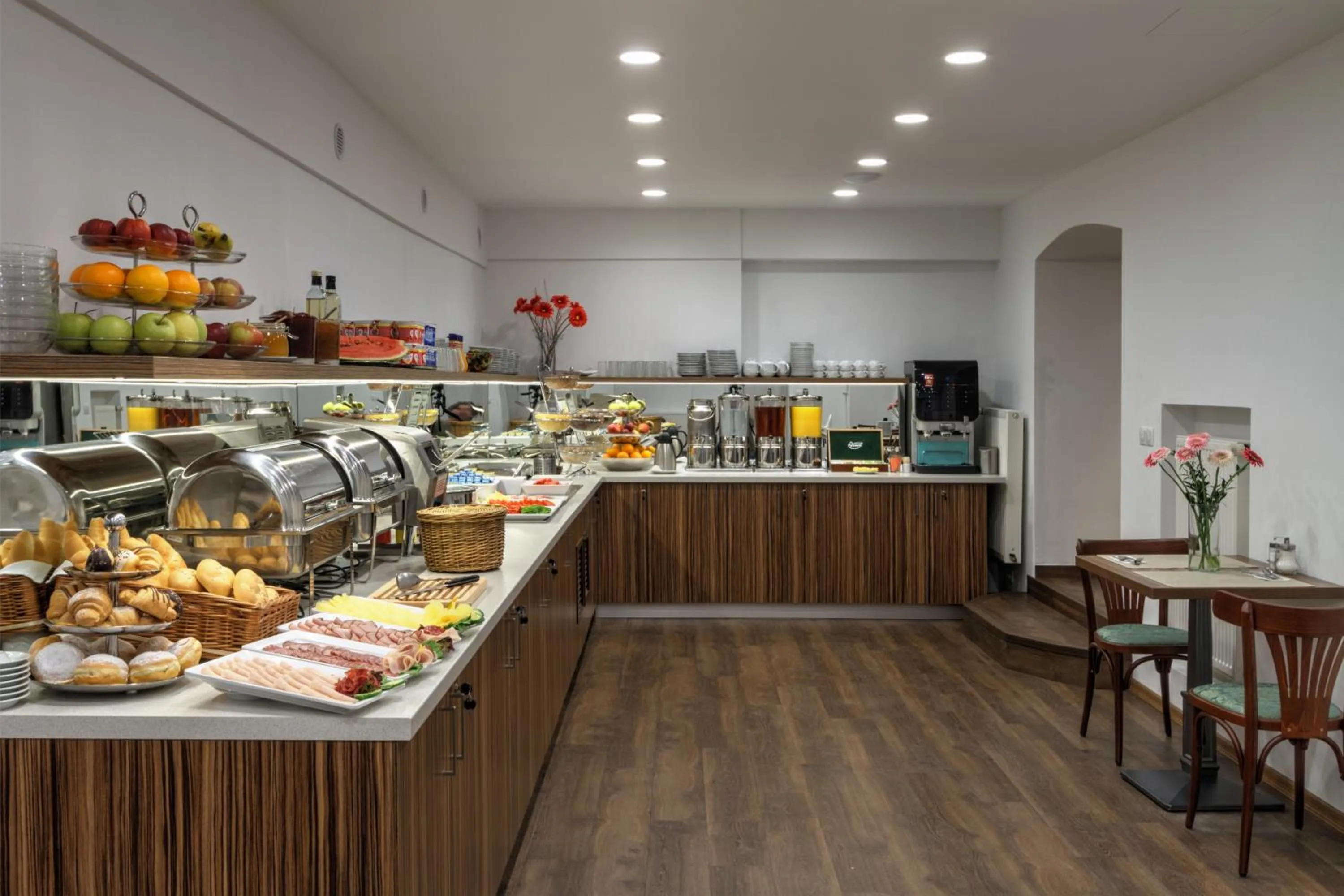 Buffet breakfast in Hotel Taurus