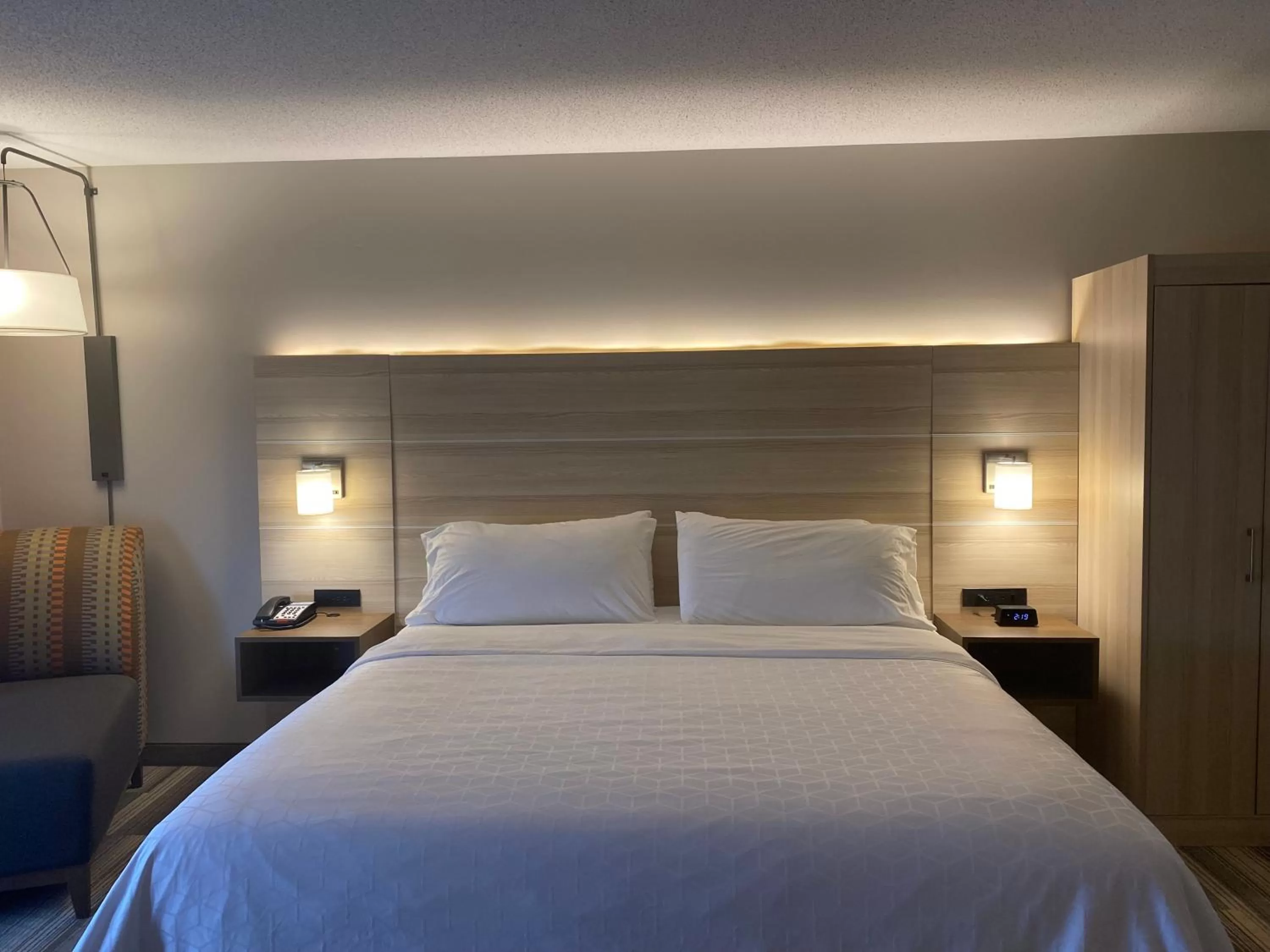 Photo of the whole room, Bed in Holiday Inn Express Hotel & Suites Logansport by IHG