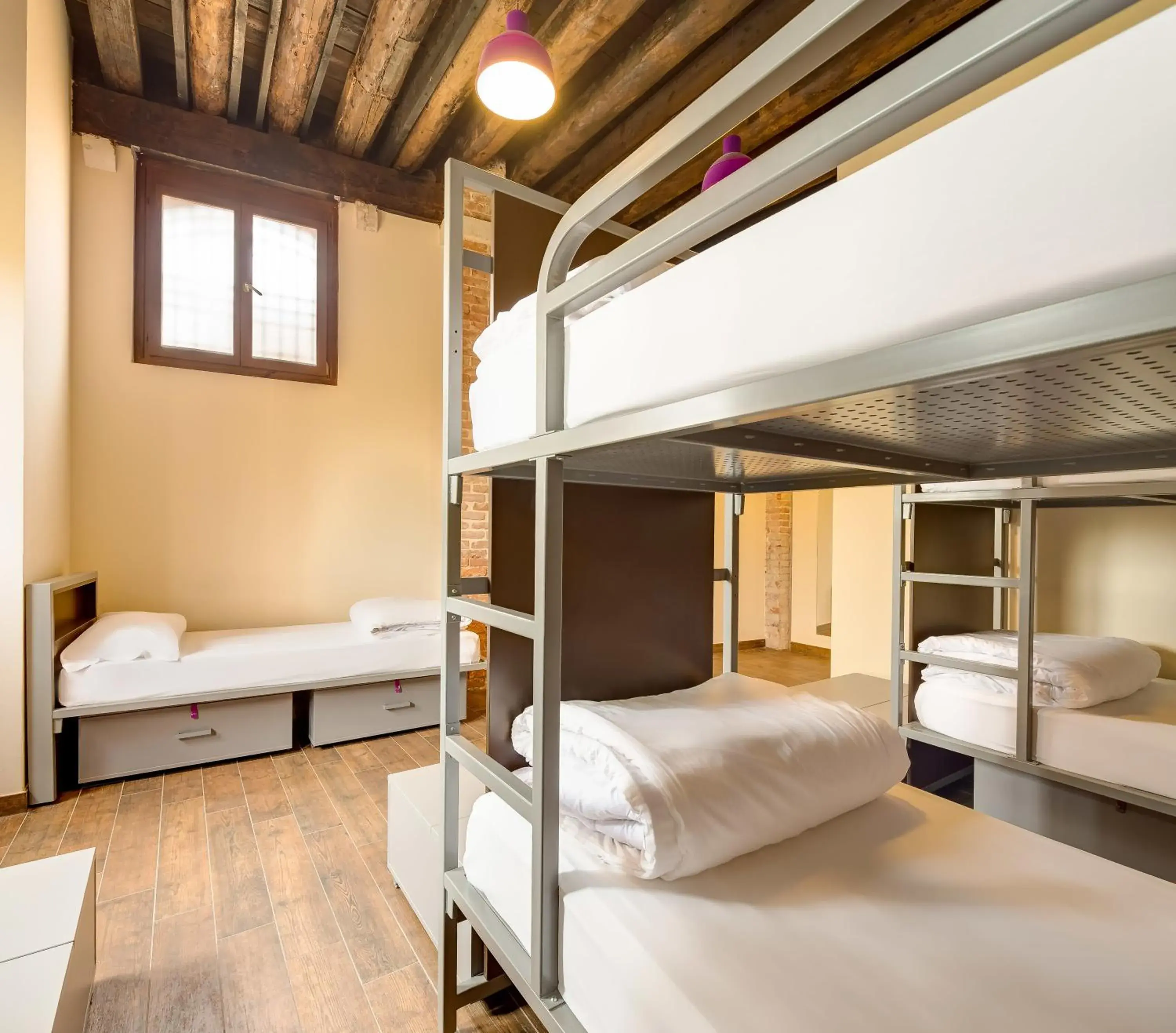 Bunk Bed in Generator Venice