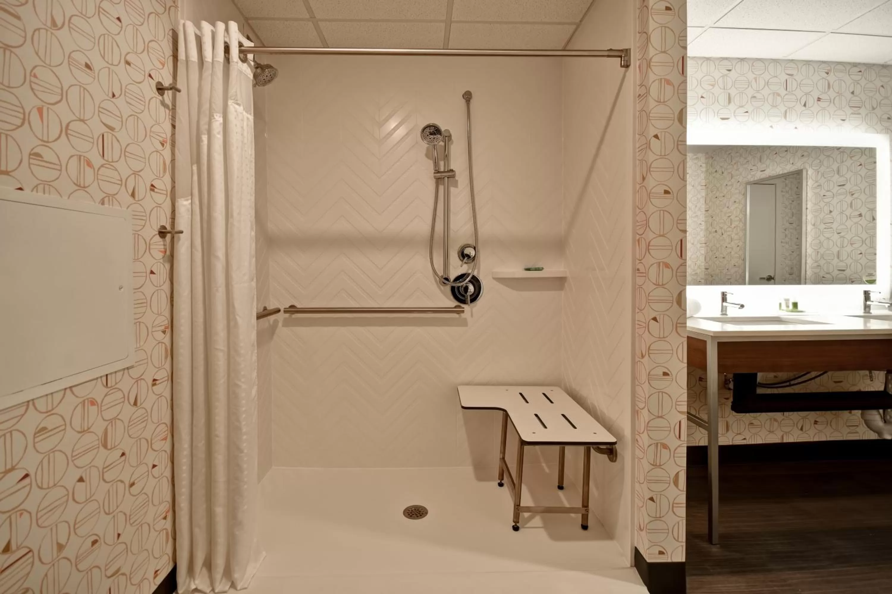 King Room - Hearing Accessible - Roll-in Shower in Holiday Inn Lancaster, an IHG Hotel