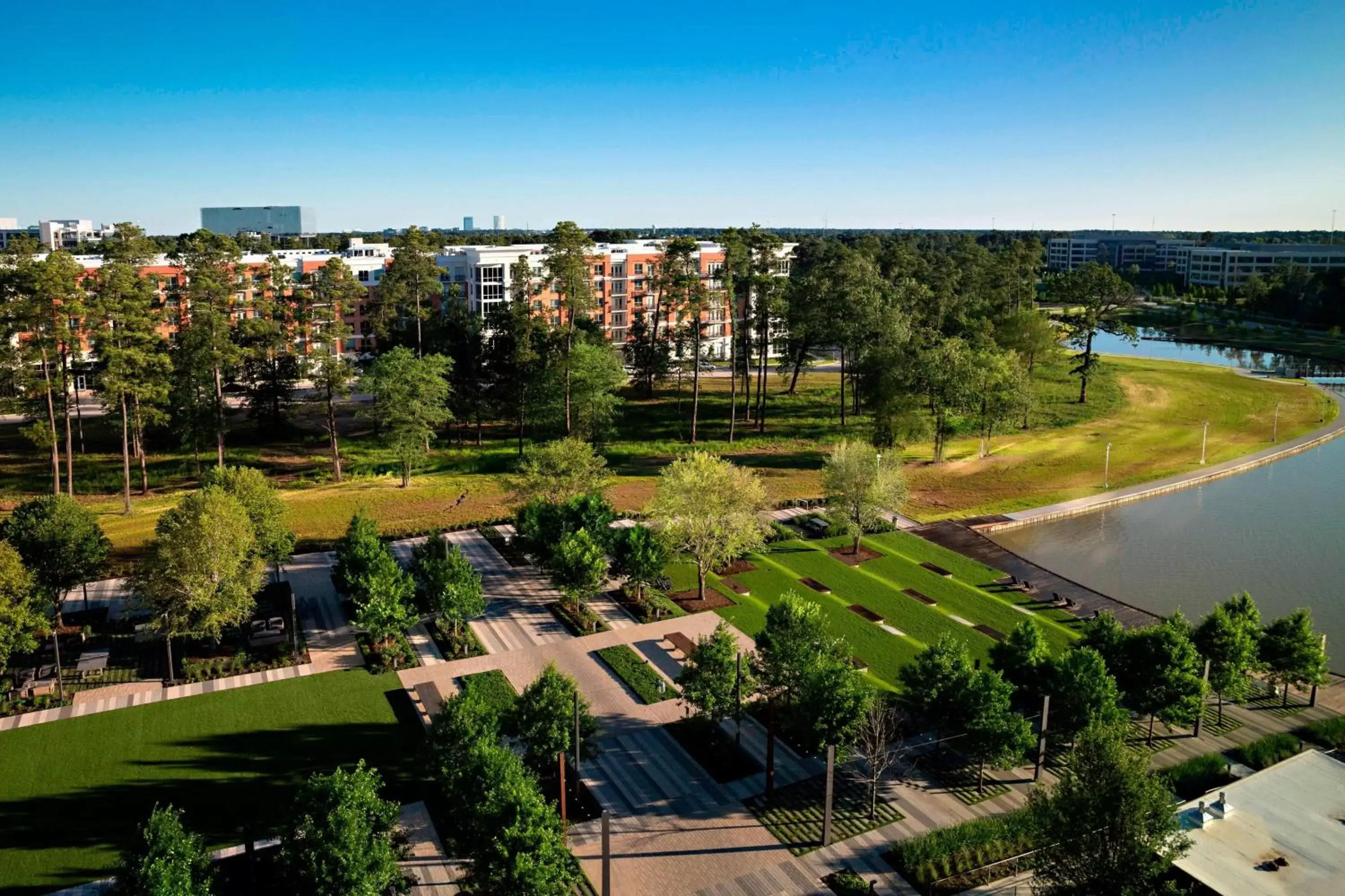 Photo of the whole room, Bird's-eye View in Houston CityPlace Marriott at Springwoods Village