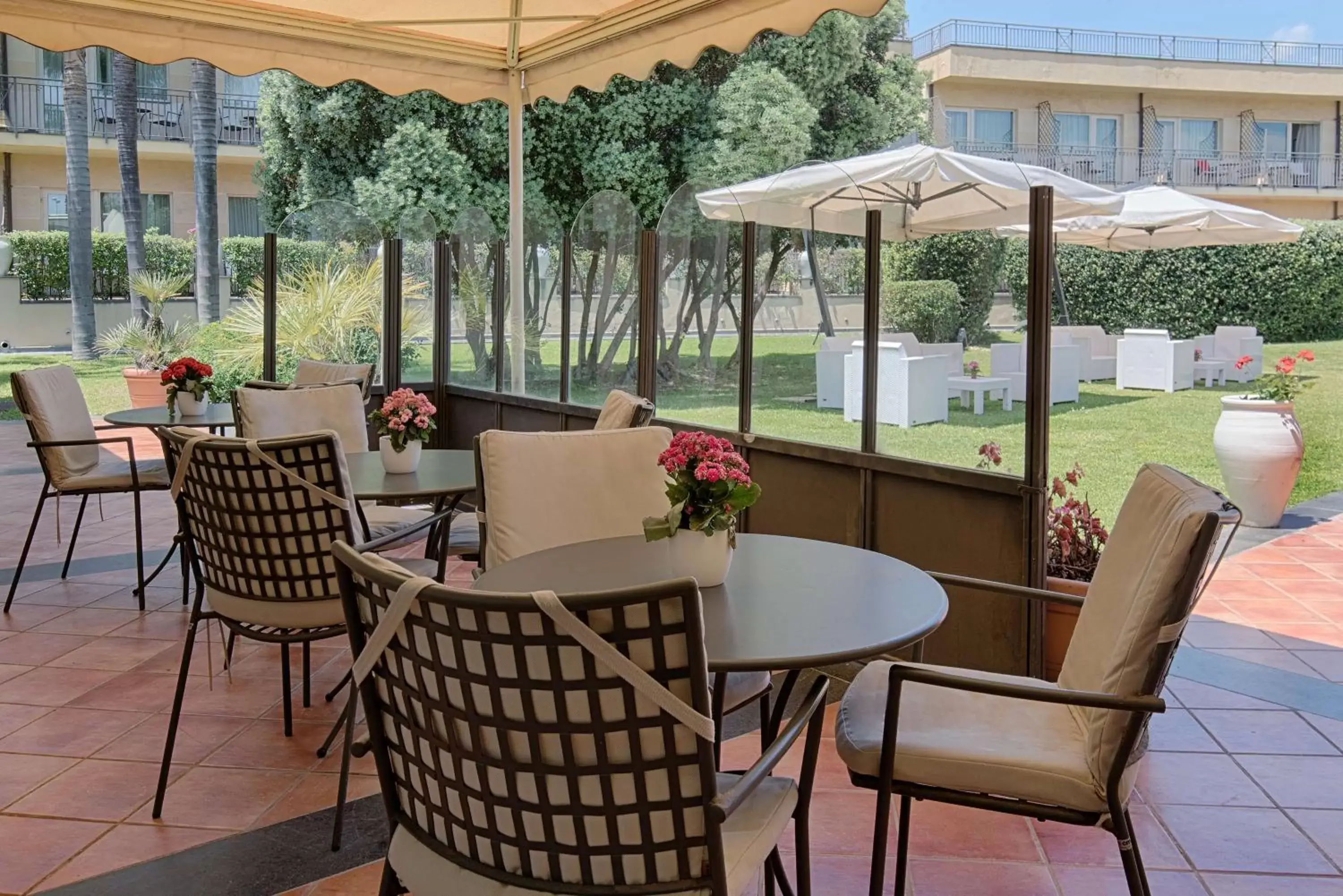 Balcony/Terrace, Restaurant/Places to Eat in NH Catania Parco degli Aragonesi